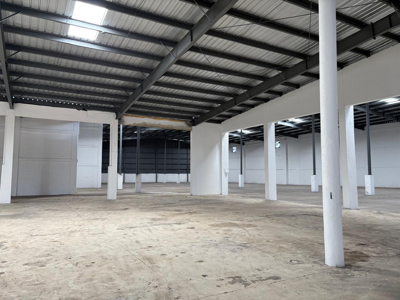 oficinas y locales comerciales - Alquiler de Nave en Las Américas/ Santo Domingo  3
