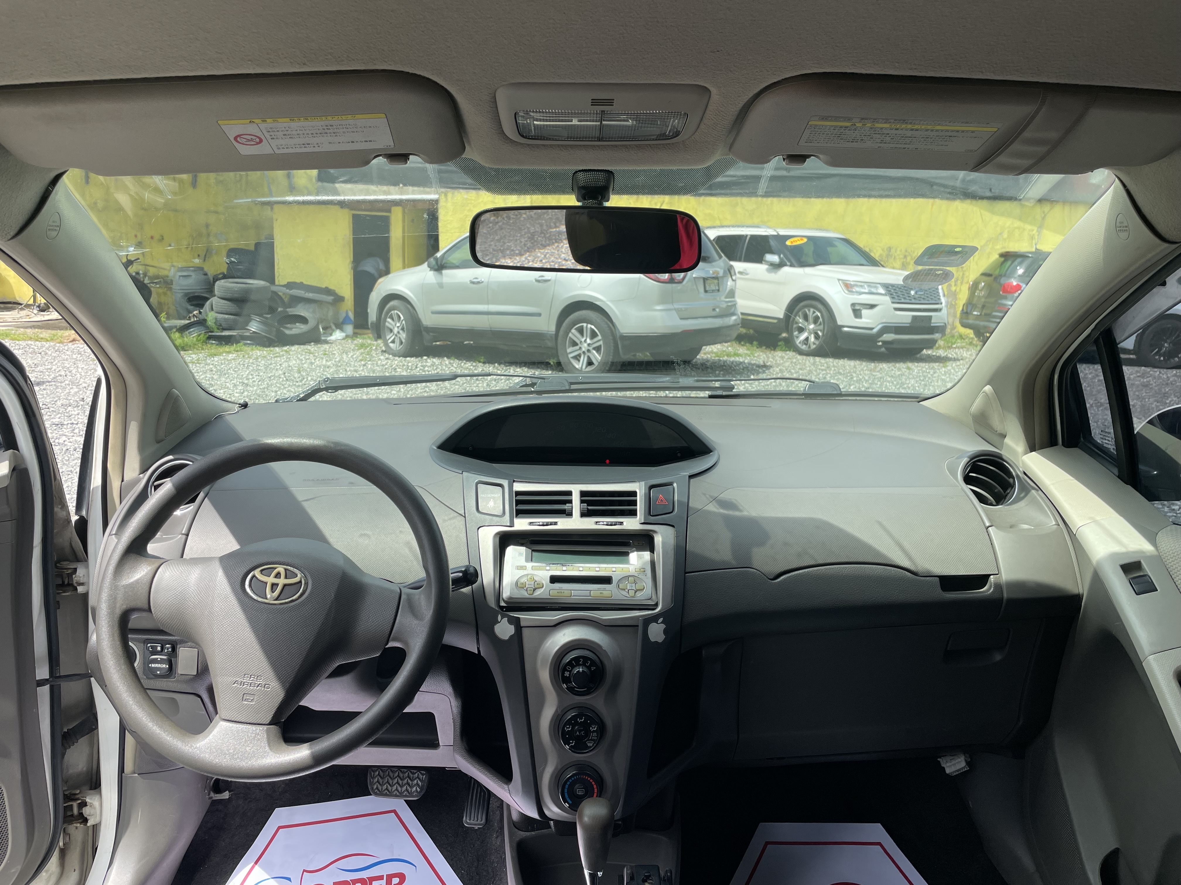 carros - Toyota Vitz 2010 8