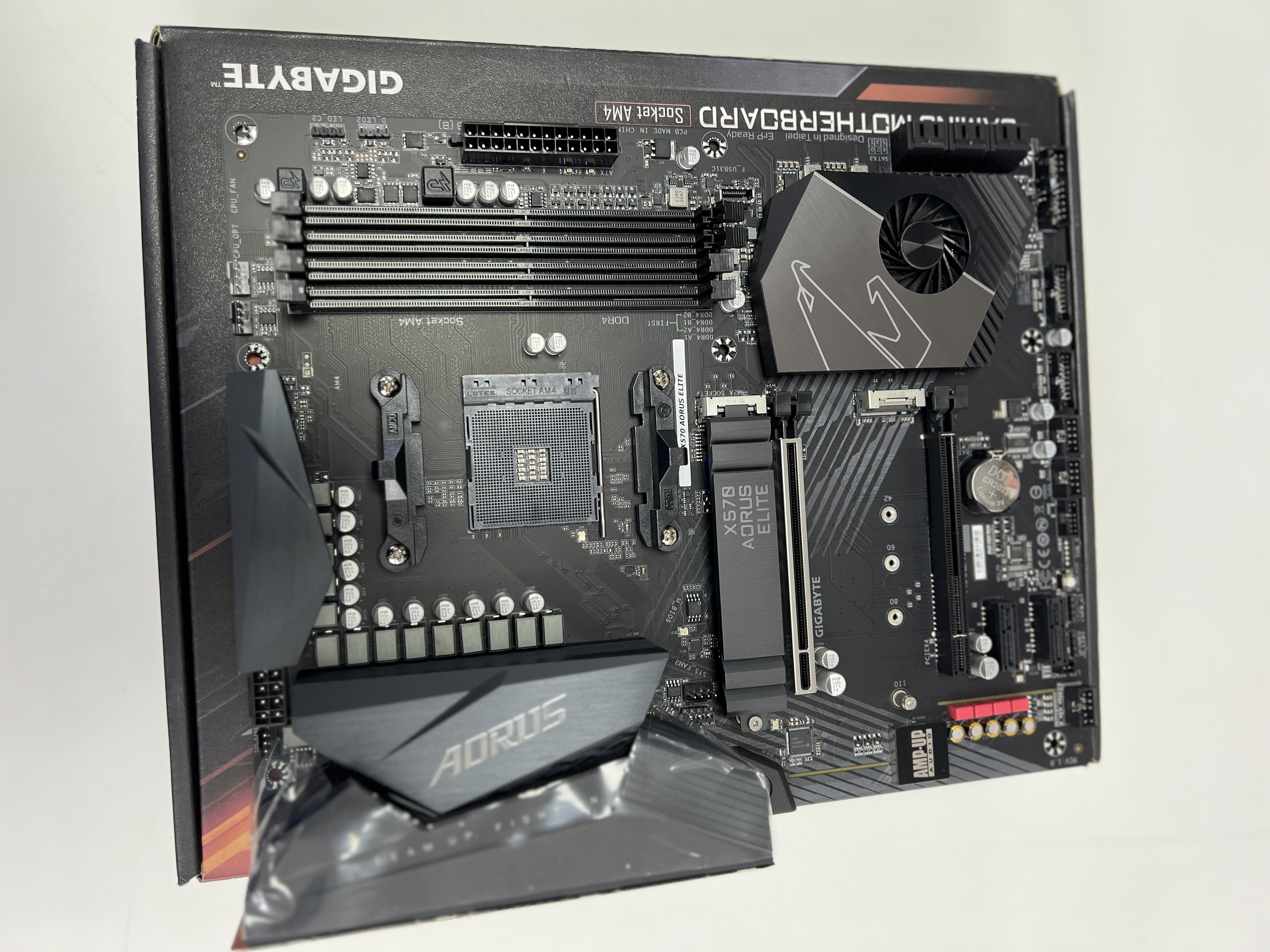 computadoras y laptops - moder board aorus x570 6