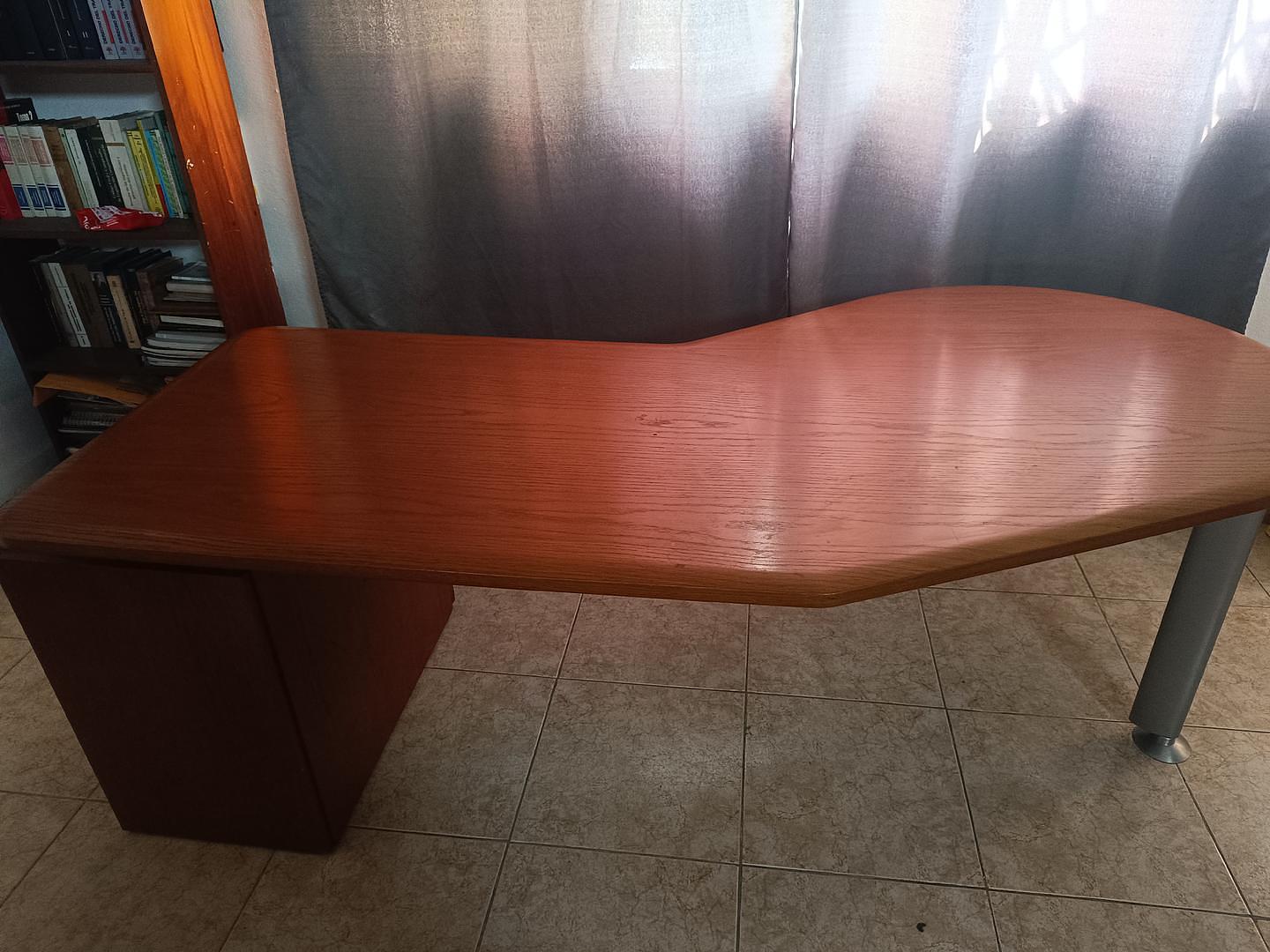 muebles y colchones - SE VENDE ESCRITORIO COMO NUEVO DE OPORTUNIDAD MADERA ROBLE  2