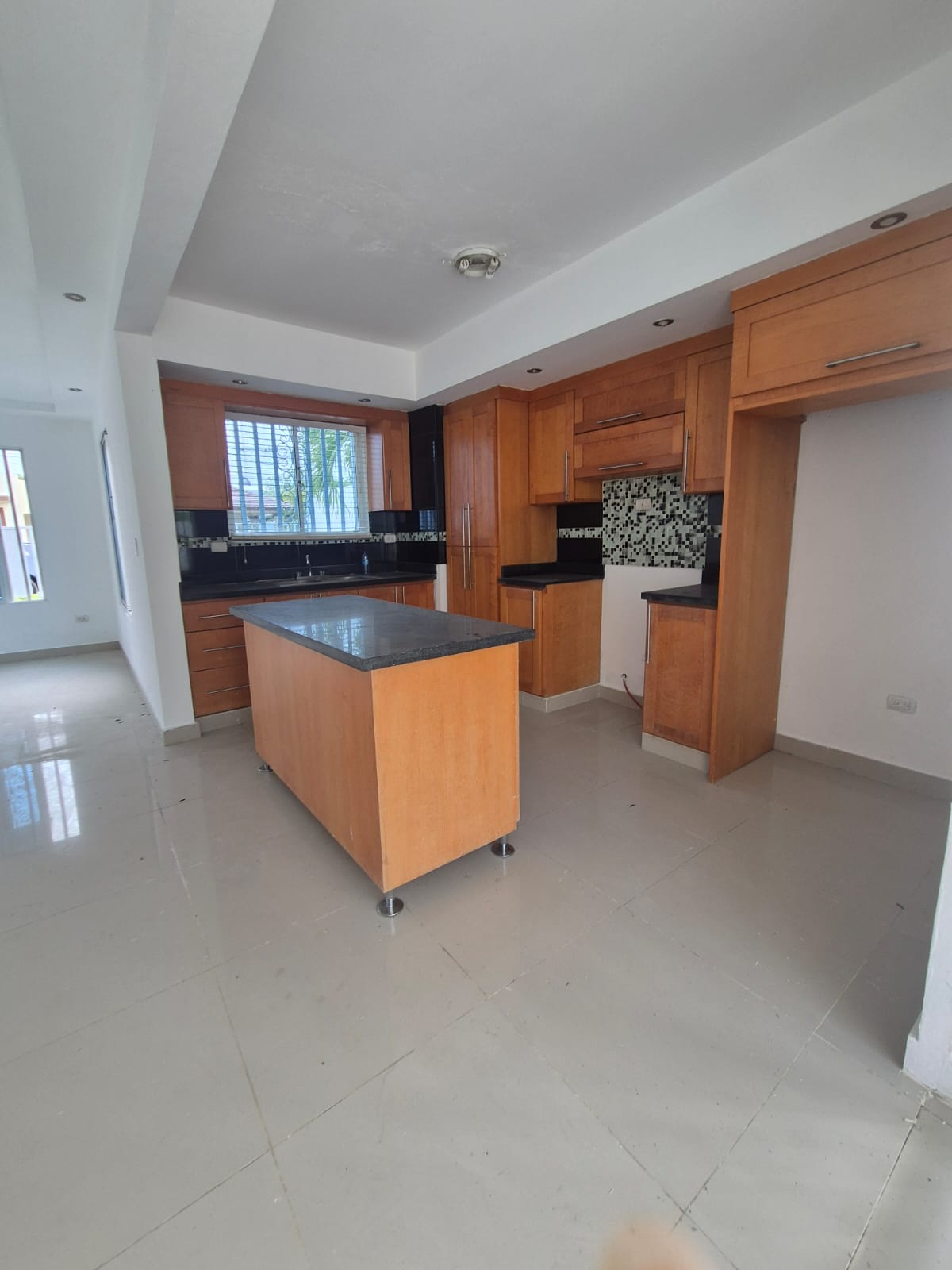 casas - Casa en Residencial Cerrado, Ave. 27 de Febrero 5