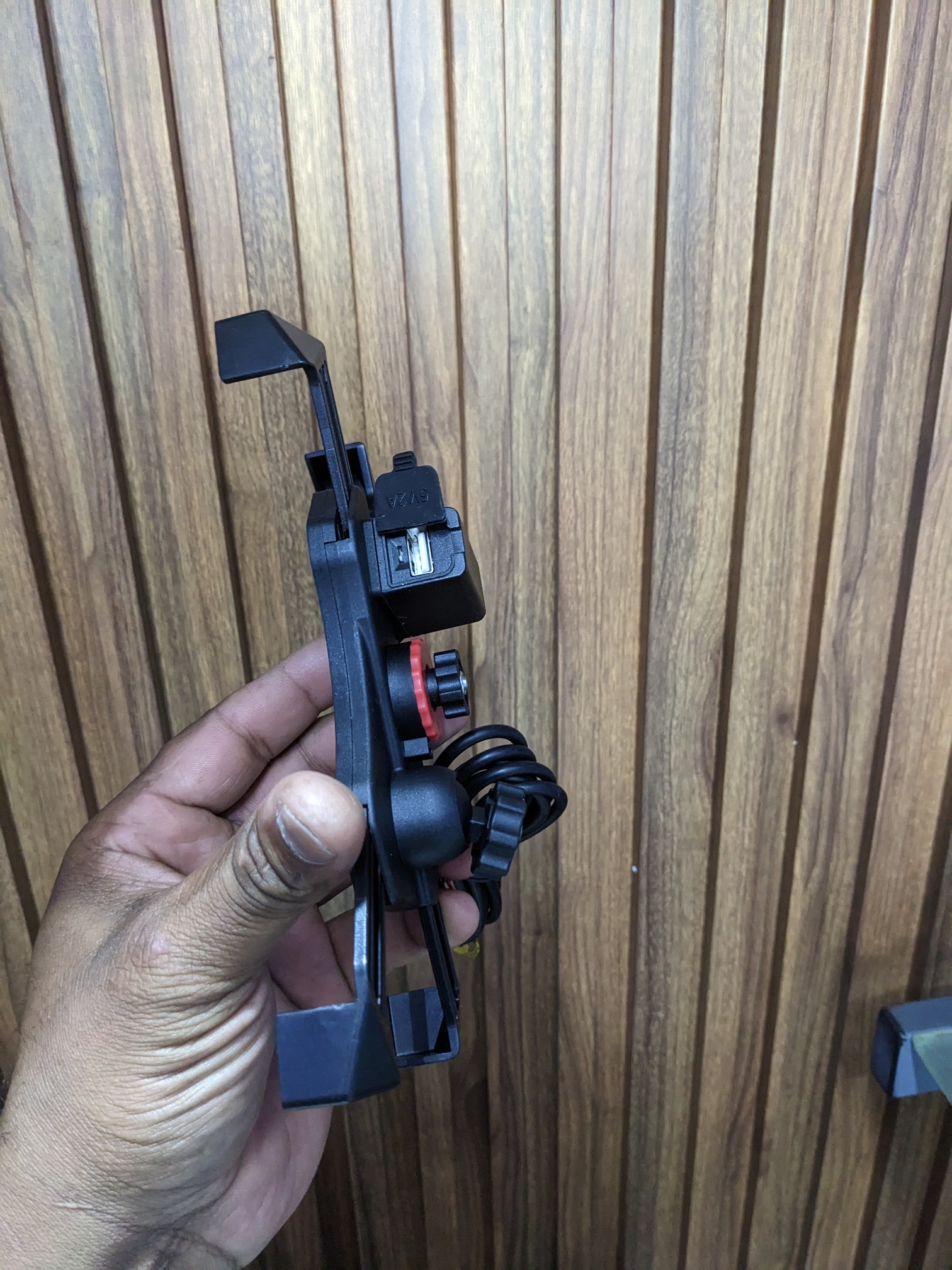 celulares y tabletas - Base para motos con salida USB de carga 2