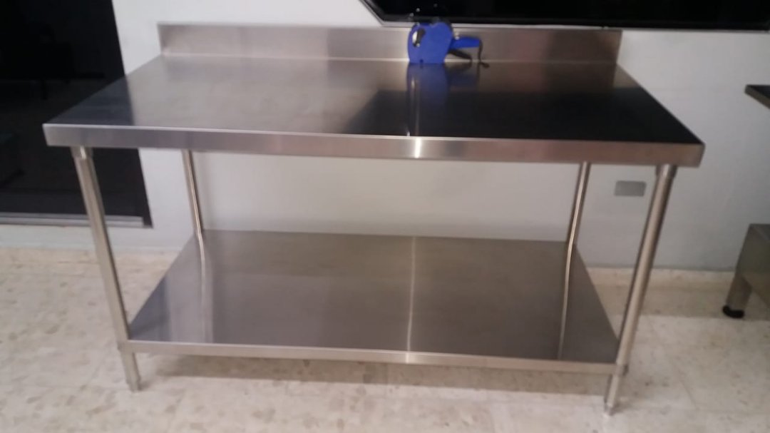 equipos profesionales - MESA EN ACERO INOXIDABLE  0