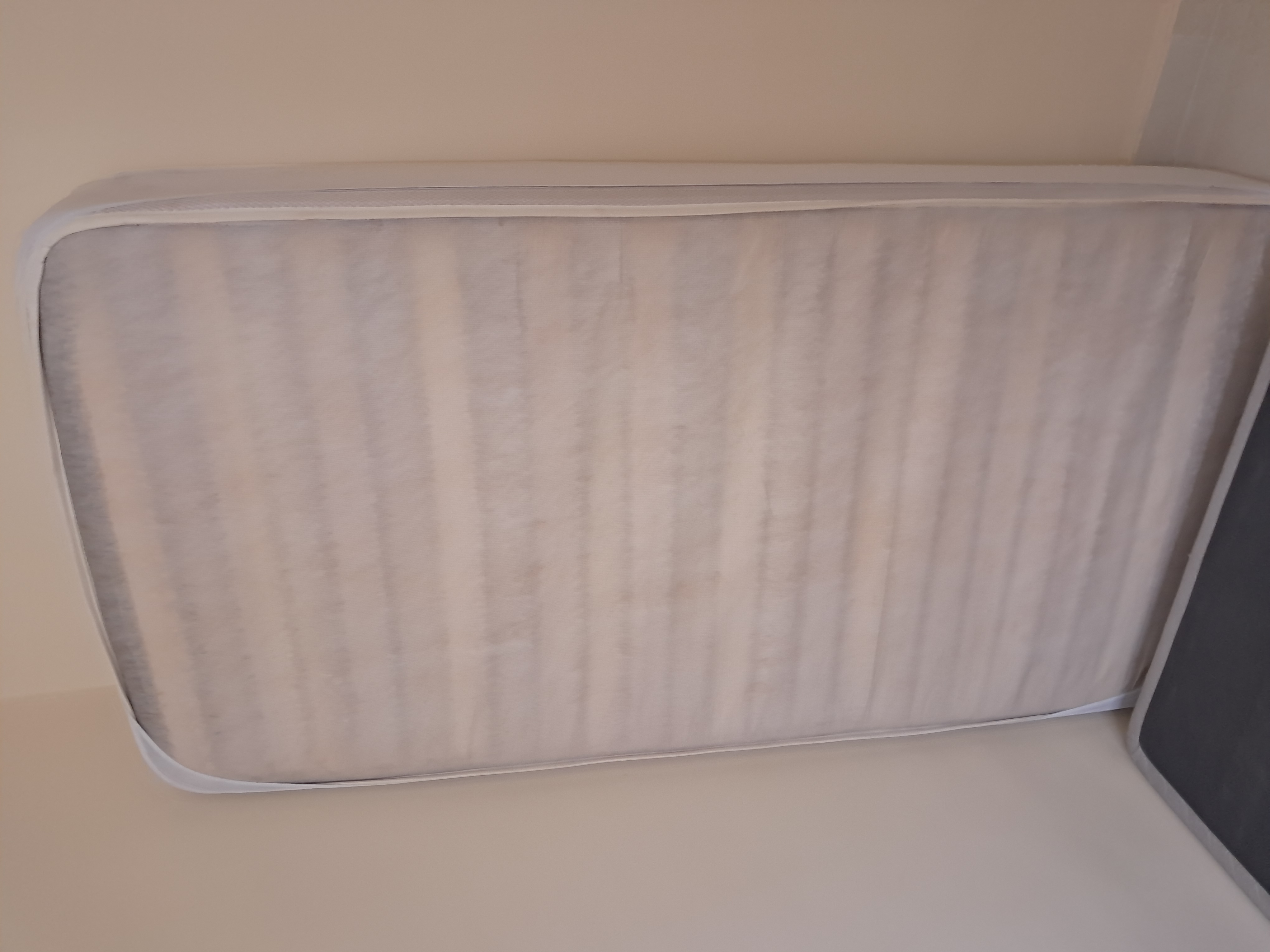 decoración y accesorios - Vendo  2 juegos de  colchón tamaño twin 39x74  1
