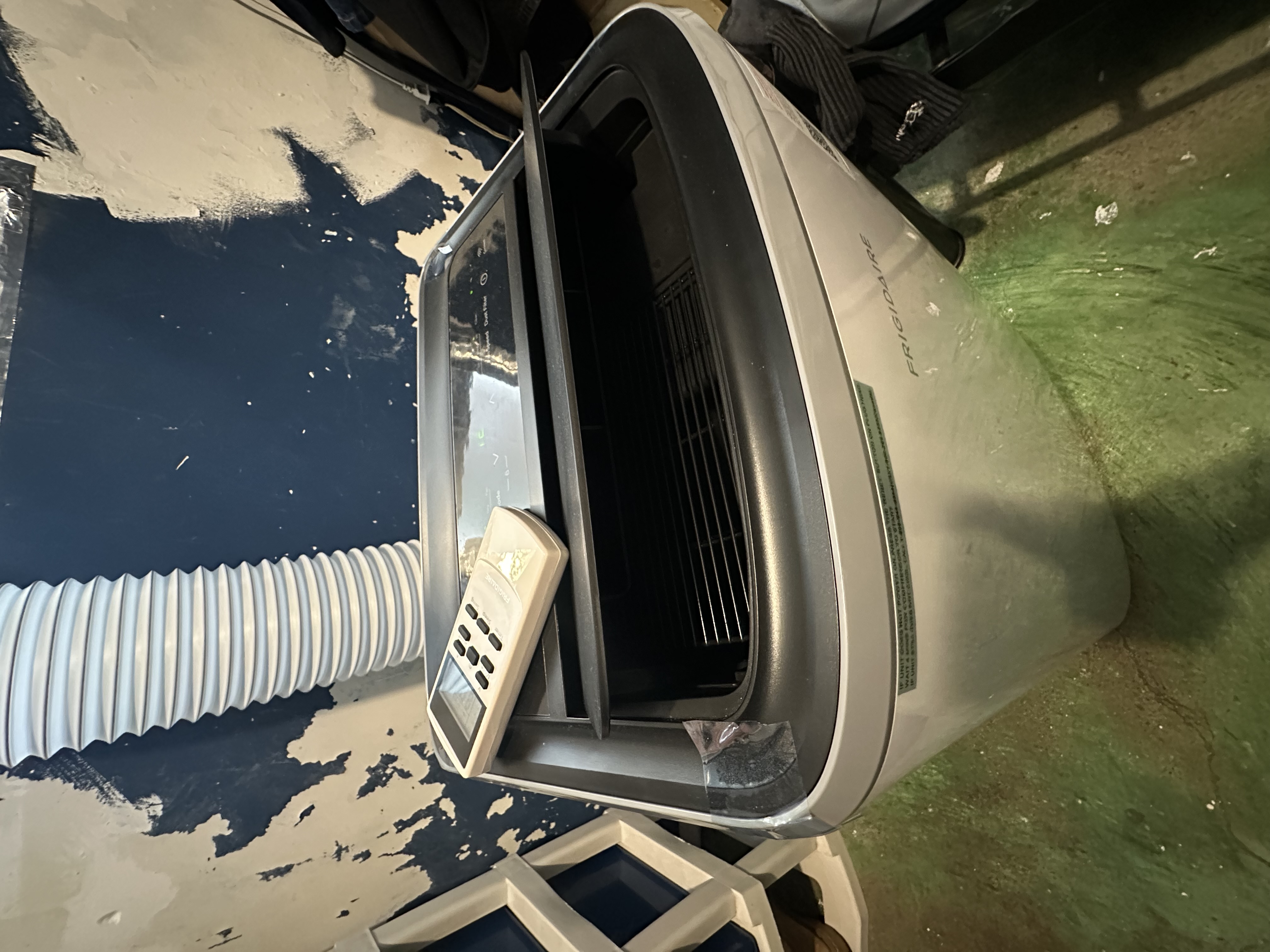 electrodomesticos - Aire Acondicionado Portátil Frigidaire FHPW122AC1 1