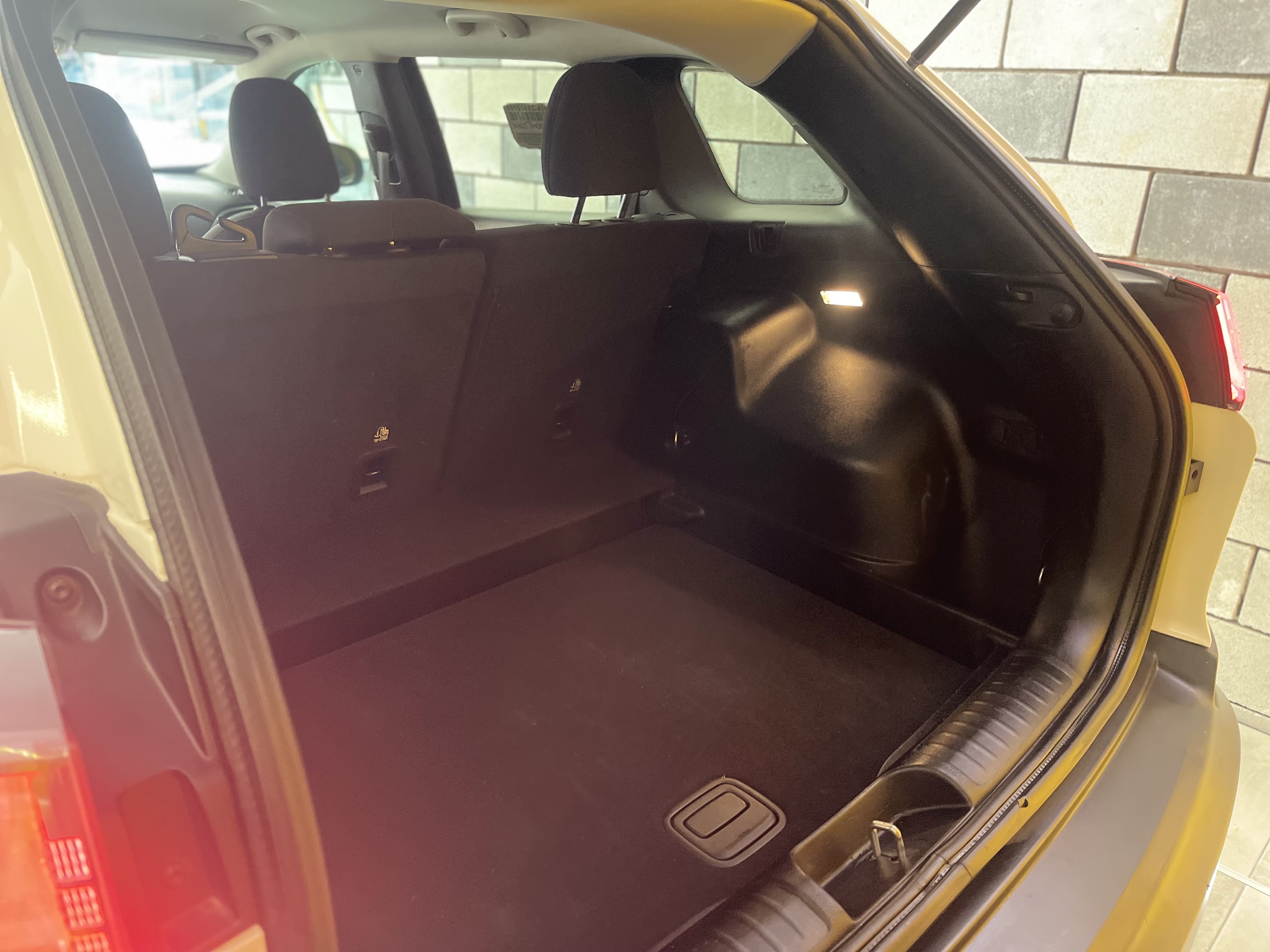jeepetas y camionetas - JEEP CHEROKEE LATITUDE 2019 EN VENTA 8
