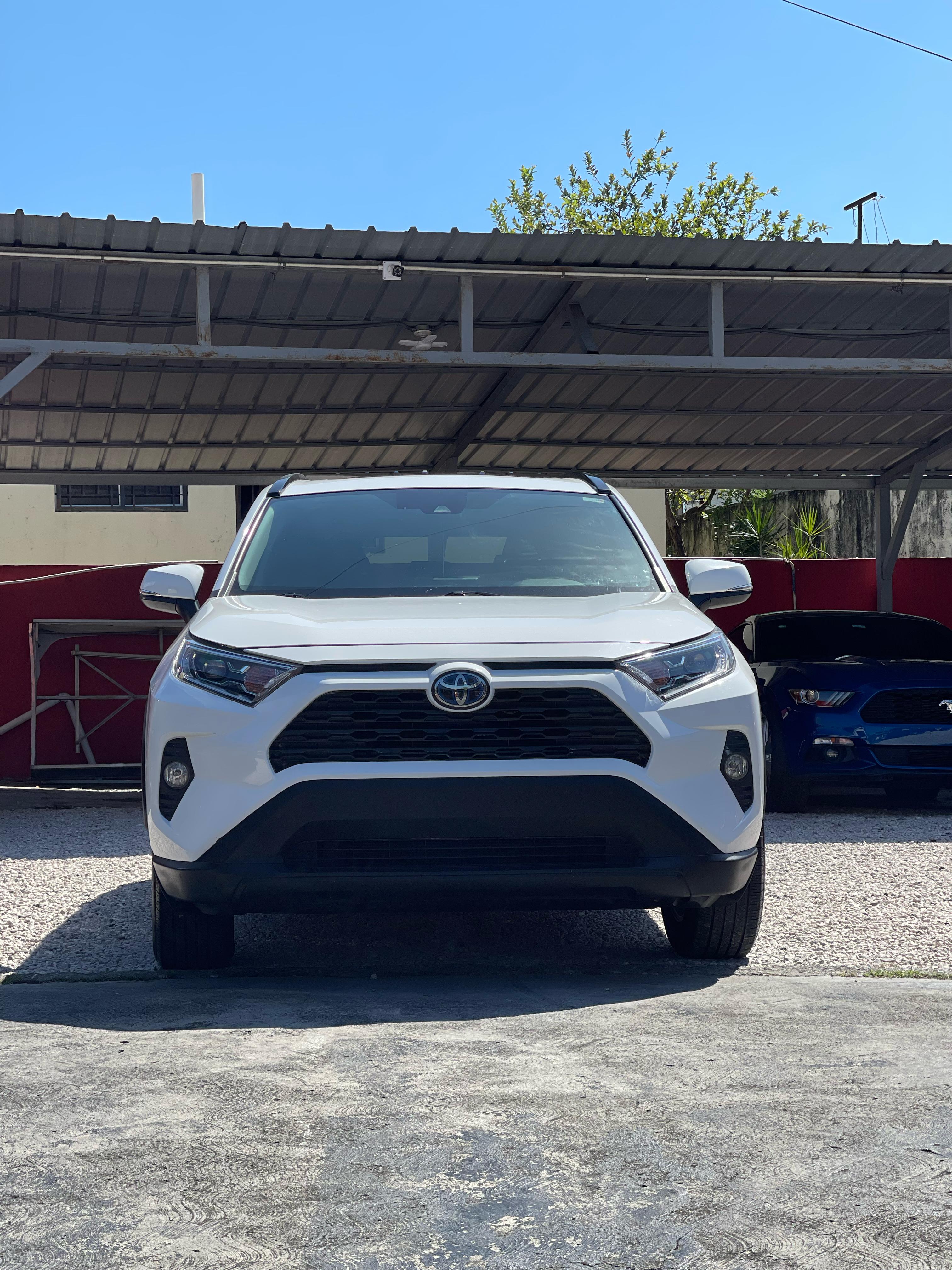 jeepetas y camionetas - TOYOTA RAV4 XLE HYBRID 2020 2