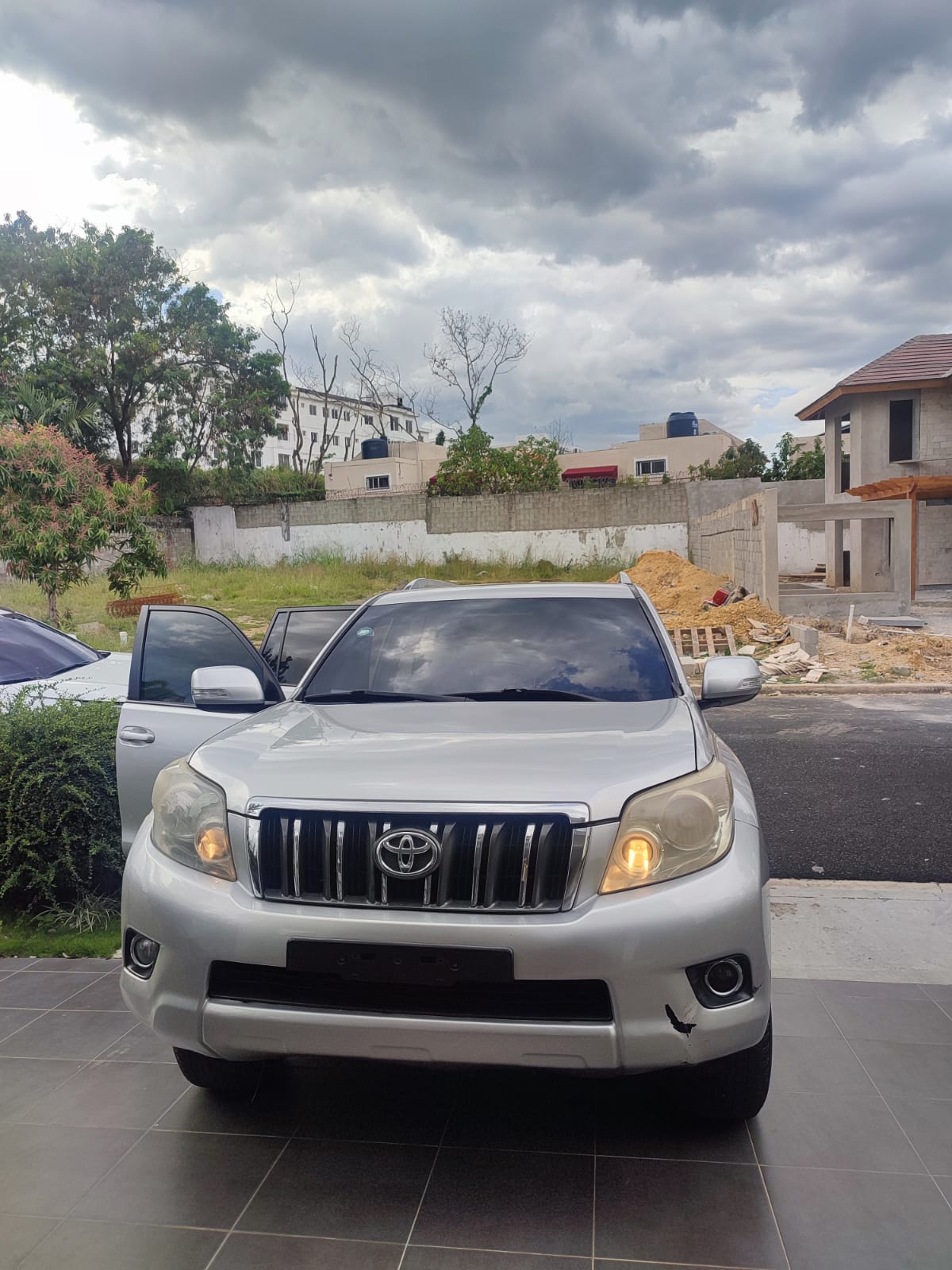 jeepetas y camionetas - De oportunidad, Toyota Land Cruiser Prado 2013  4