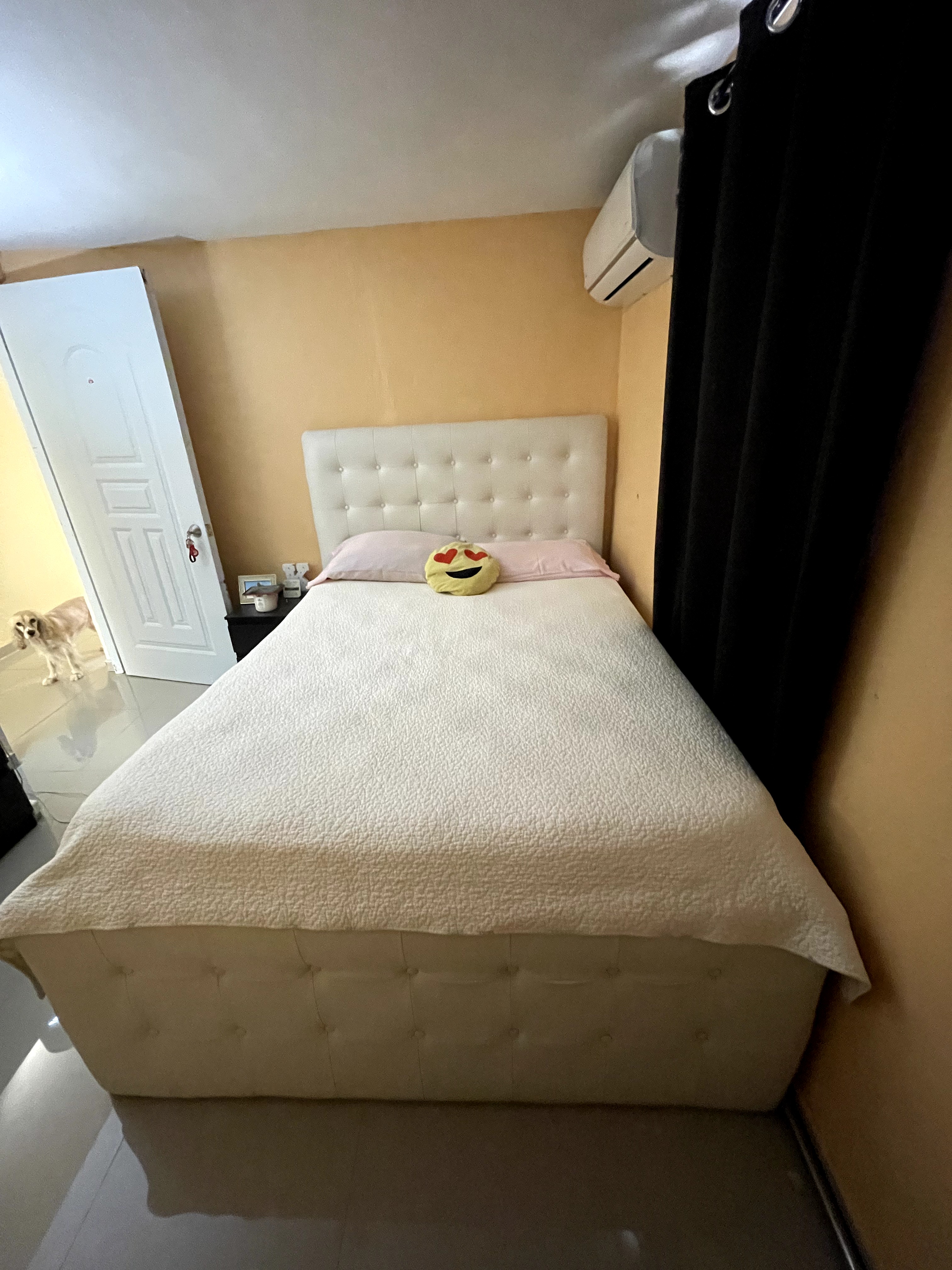 muebles y colchones - Vendo cama tapizada, usada.  2