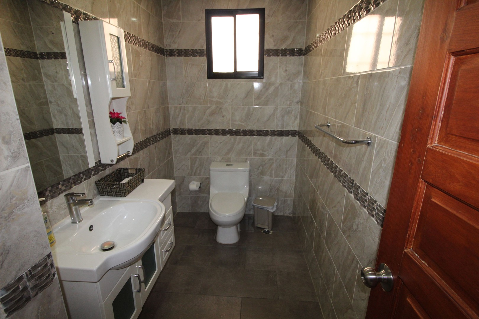 oficinas y locales comerciales - Gazcue edificio comercial 1,500m2 10 parqueos  5