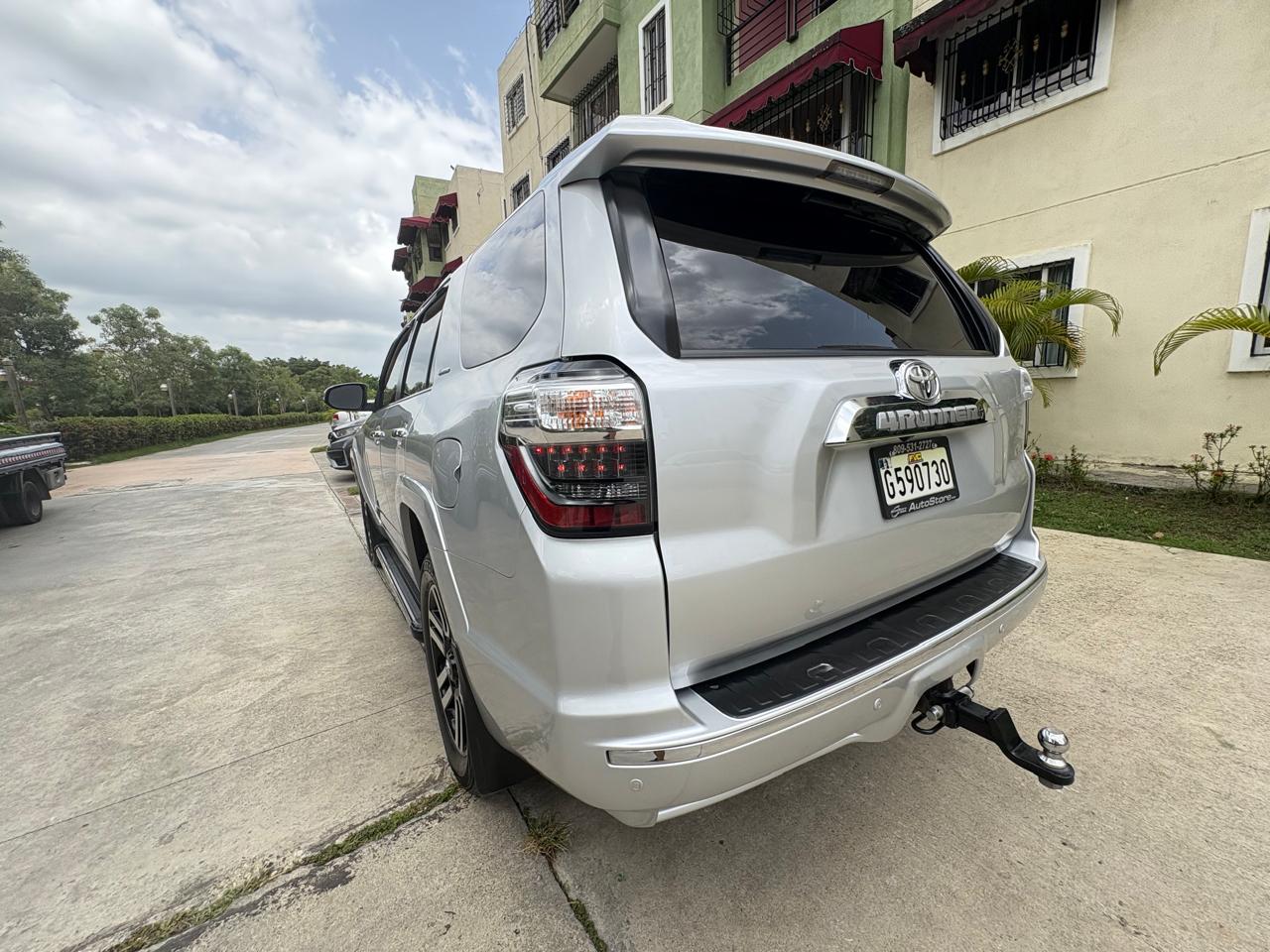 jeepetas y camionetas - Toyota 4Runner 7