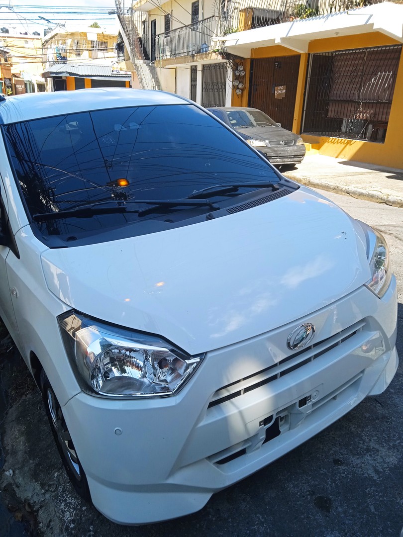 servicios profesionales - Se alquila para uber Daihatsu Mira 2018