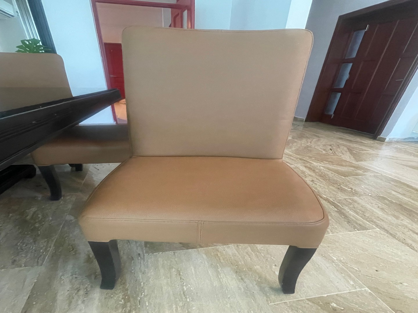 muebles y colchones - Comedor de 8 Sillas con tope de cristal 3