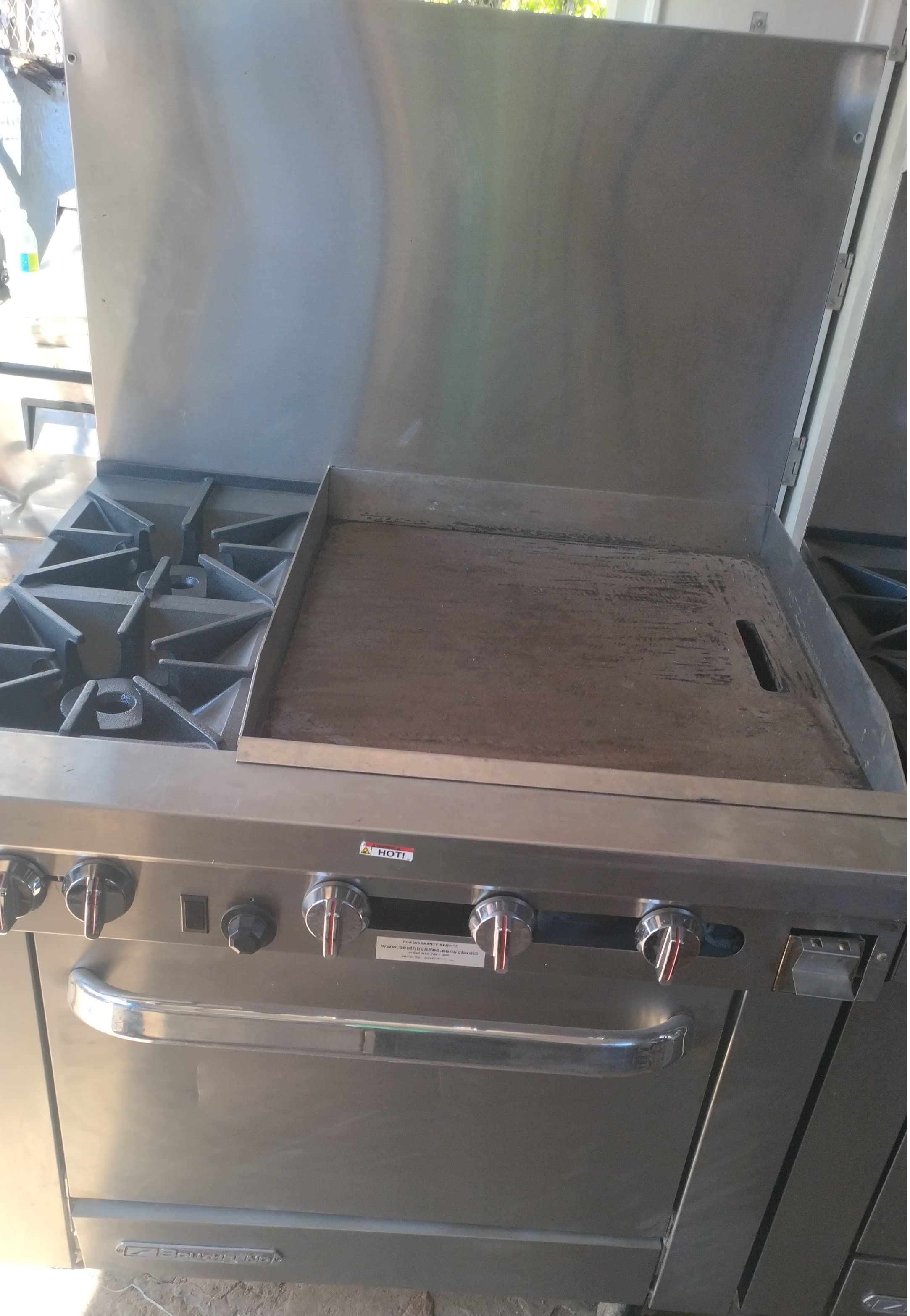 equipos profesionales - Estufa con 2 hornillas, plancha de 24 pulgadas y horno 0