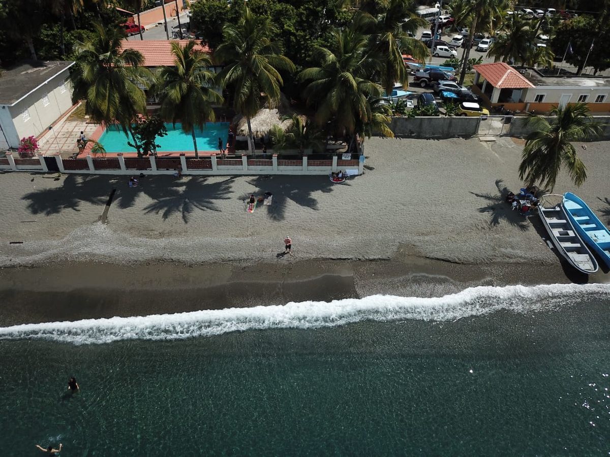 casas vacacionales y villas - Villa en playa Palmar de Ocoa con 4 habitaciones 0