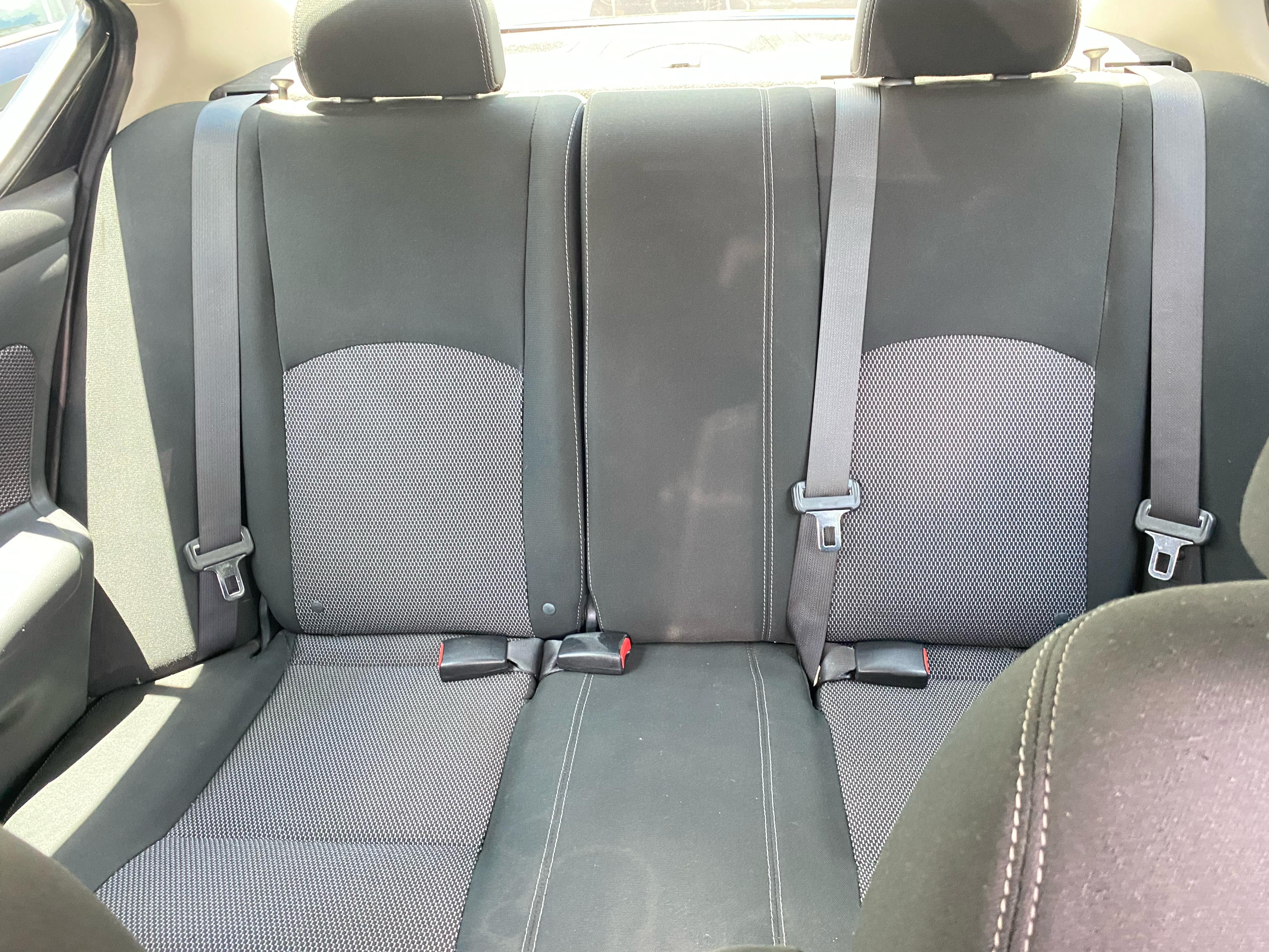 carros - Nissan Versa Sv 6