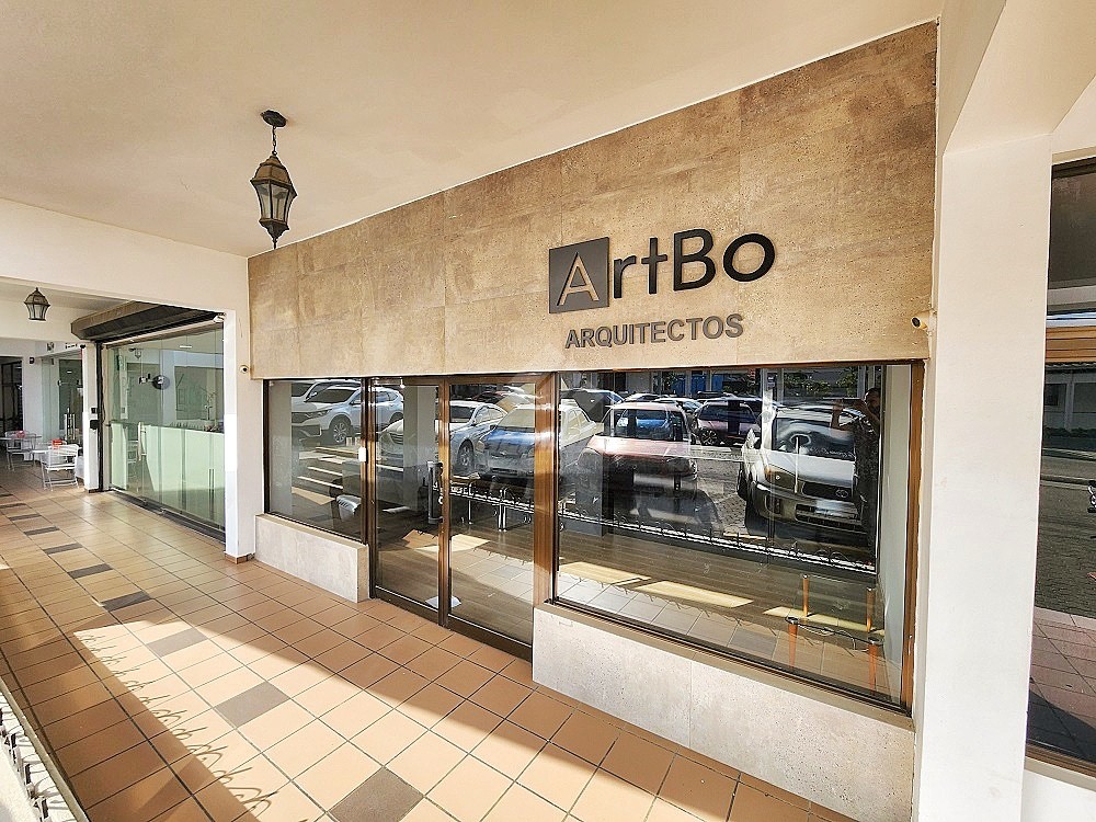 oficinas y locales comerciales - OFICINA COMERCIAL PROXIMO METRO TOURS SANTIAGO