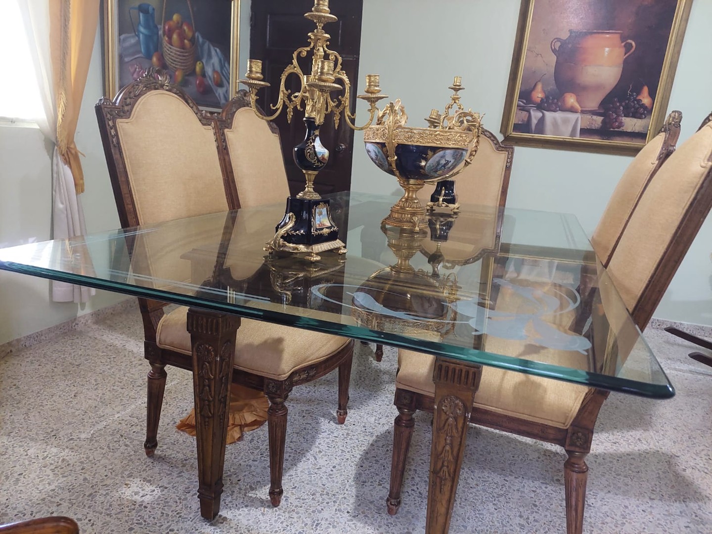 muebles y colchones - Vendo Hermoso comedor de 6 sillas. Importado 3