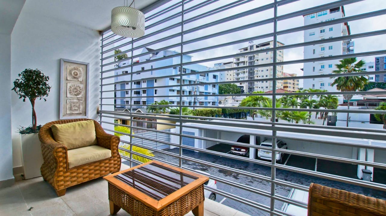 apartamentos - Hermoso y Amplio Apartamento Amueblado en Alquiler en La Esmeralda  7
