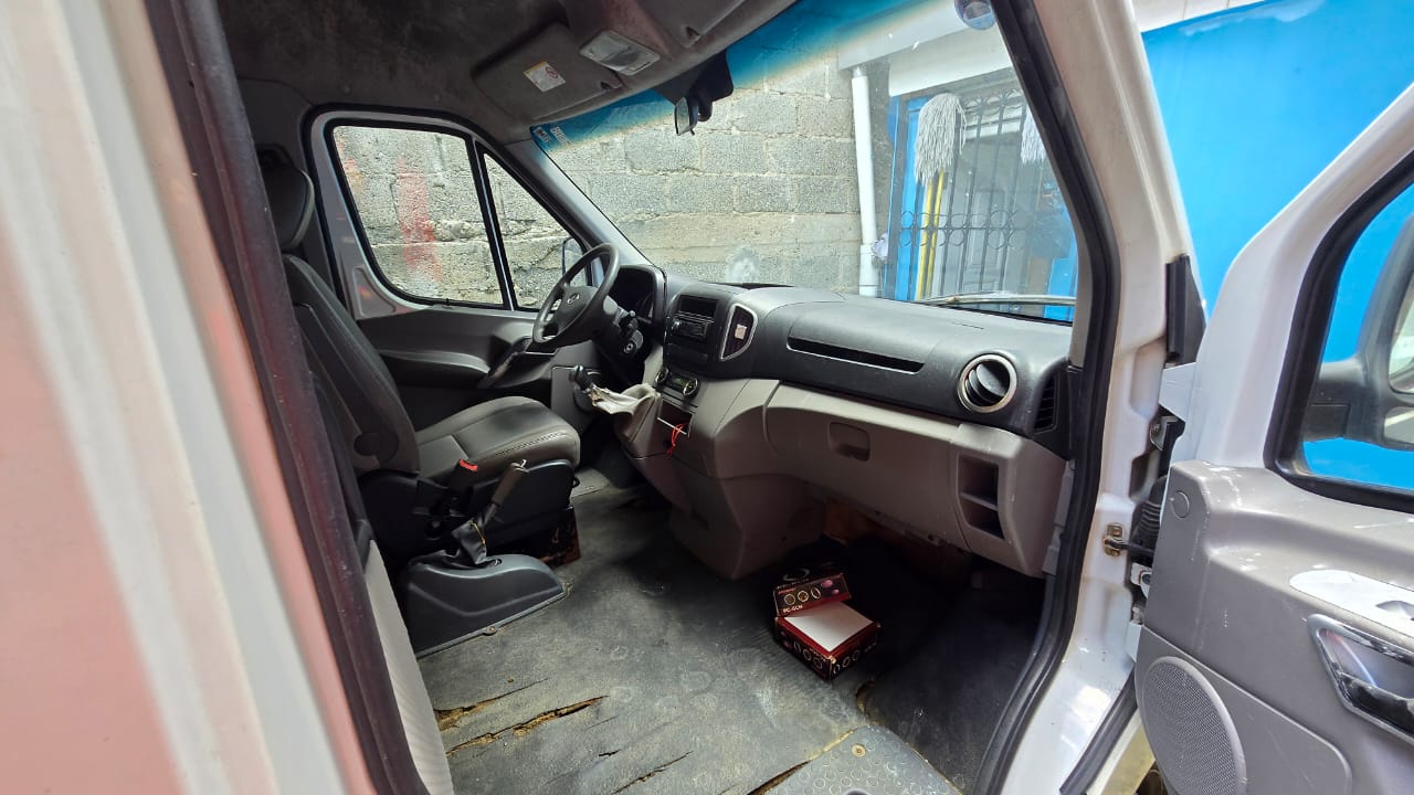 otros vehiculos - Venta de oportunidad: Minibús JAC Sunray 2016 – 17 Pasajeros  2