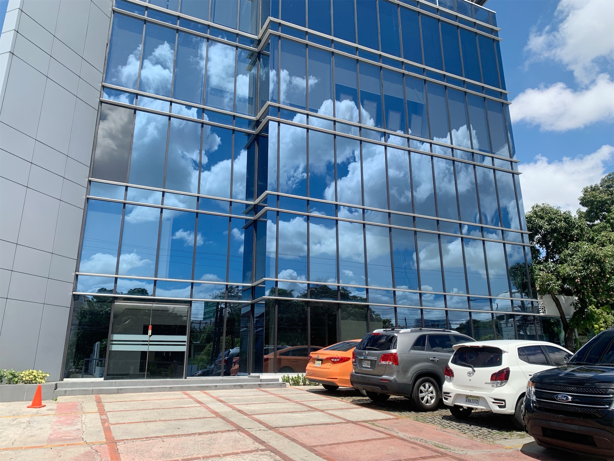 oficinas y locales comerciales - Oficina corporativa en Bella vista 3