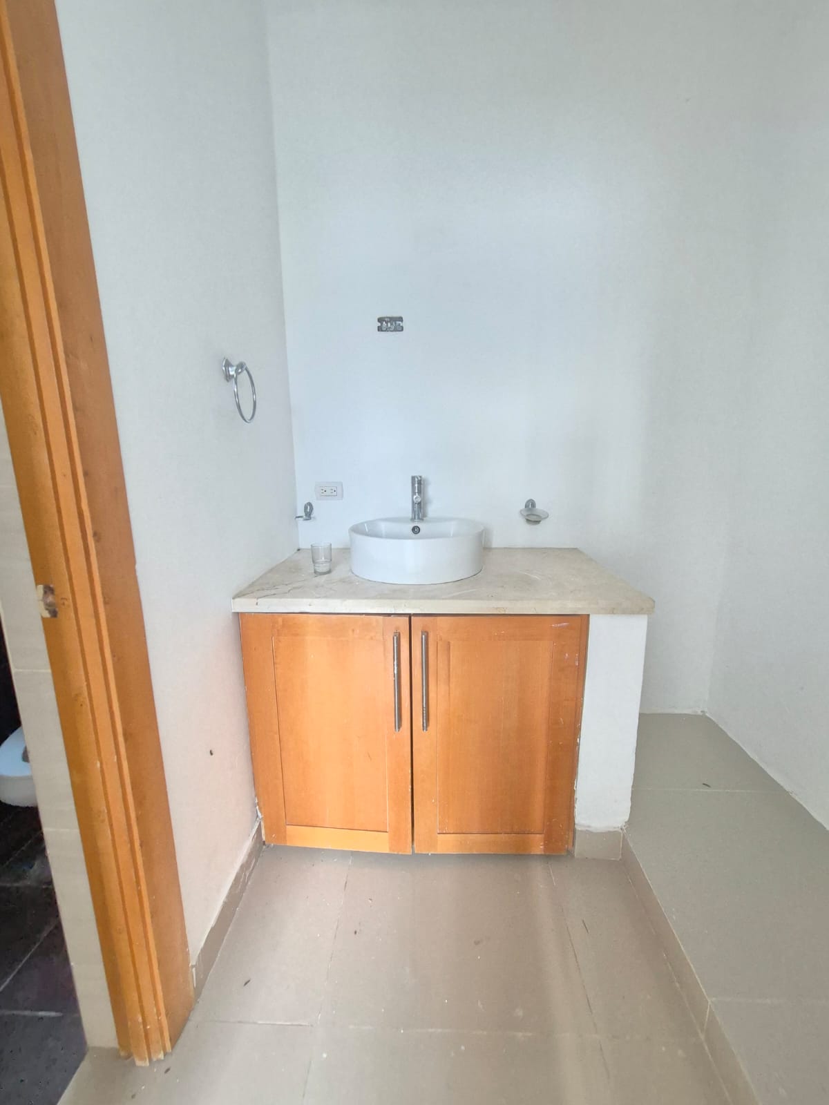 casas - Casa en Residencial Cerrado, Ave. 27 de Febrero 2