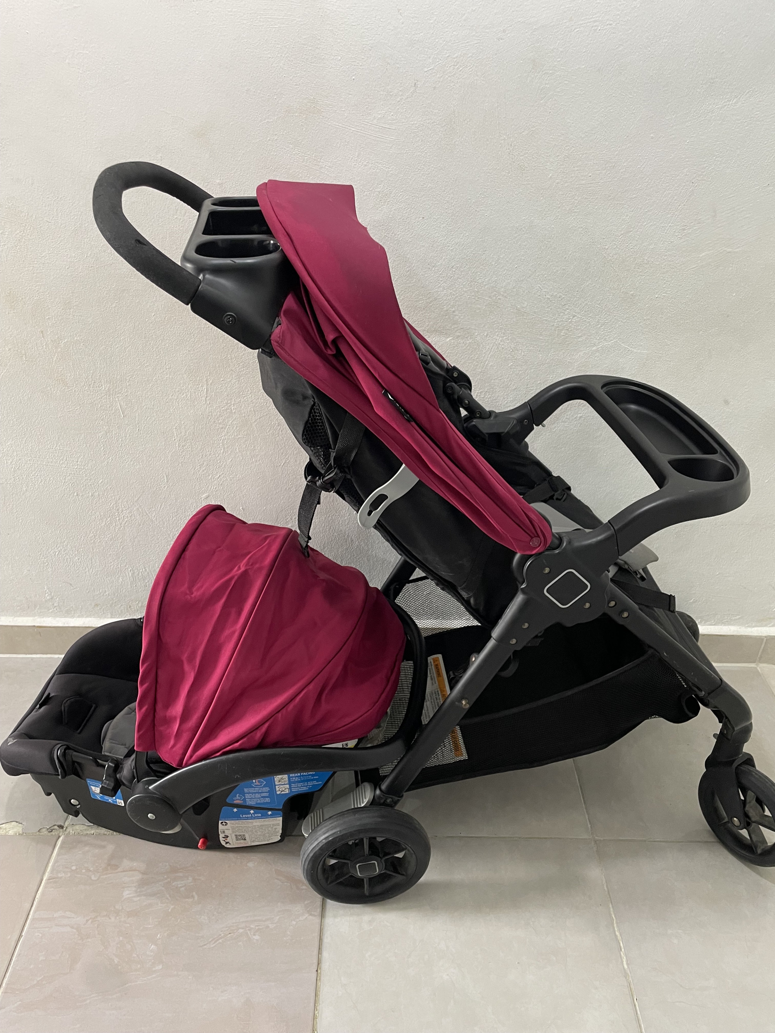 coches y sillas - Coche con su cargador 