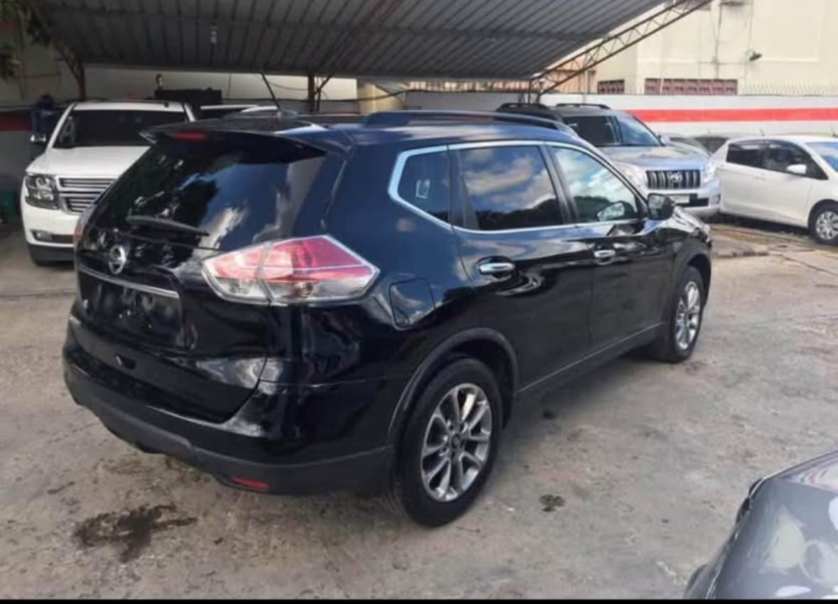 jeepetas y camionetas - Yipeta Nissan Rogué 2016 1