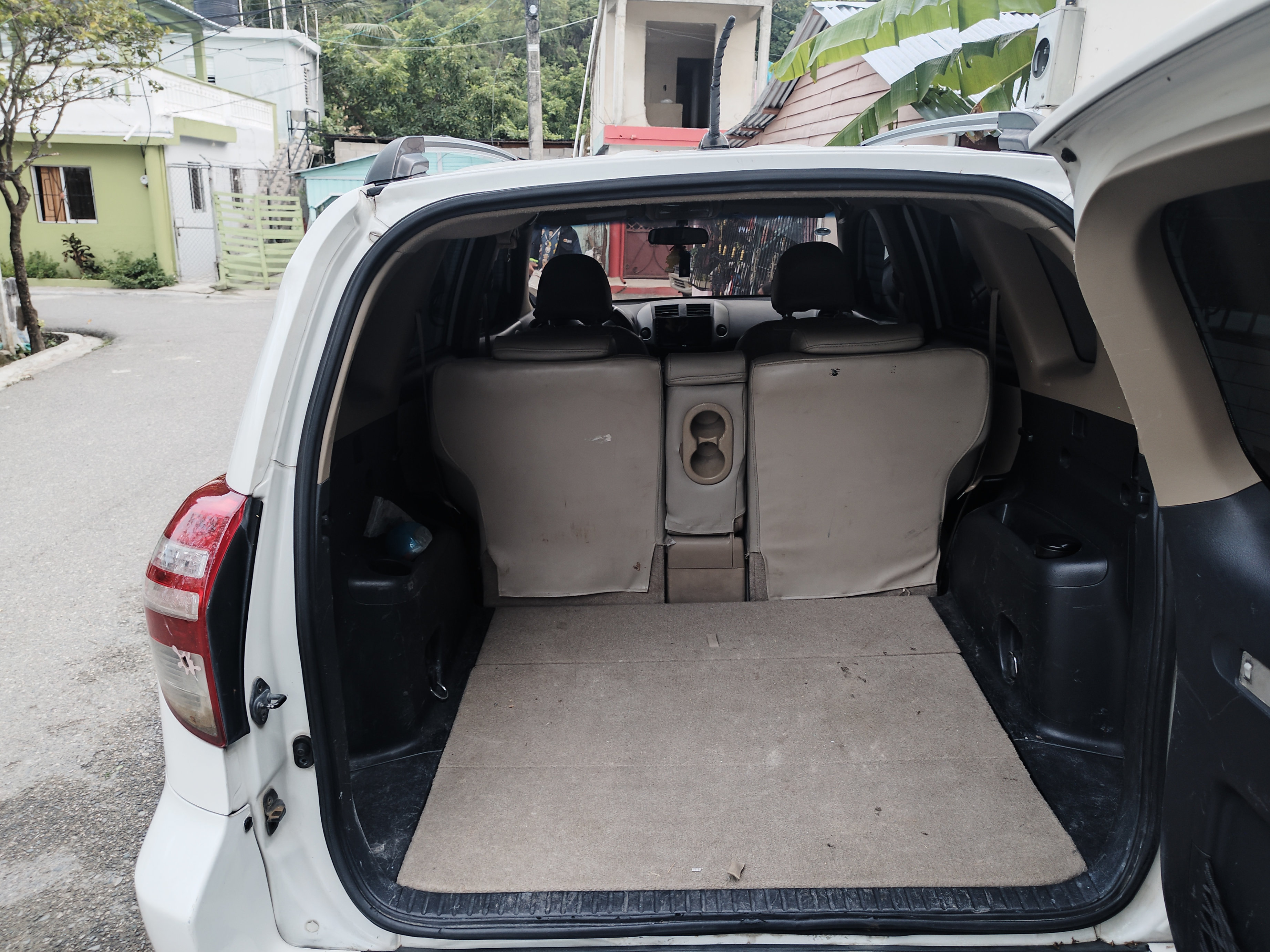 jeepetas y camionetas - Vendo toyota Rav4 2012 negociable 1