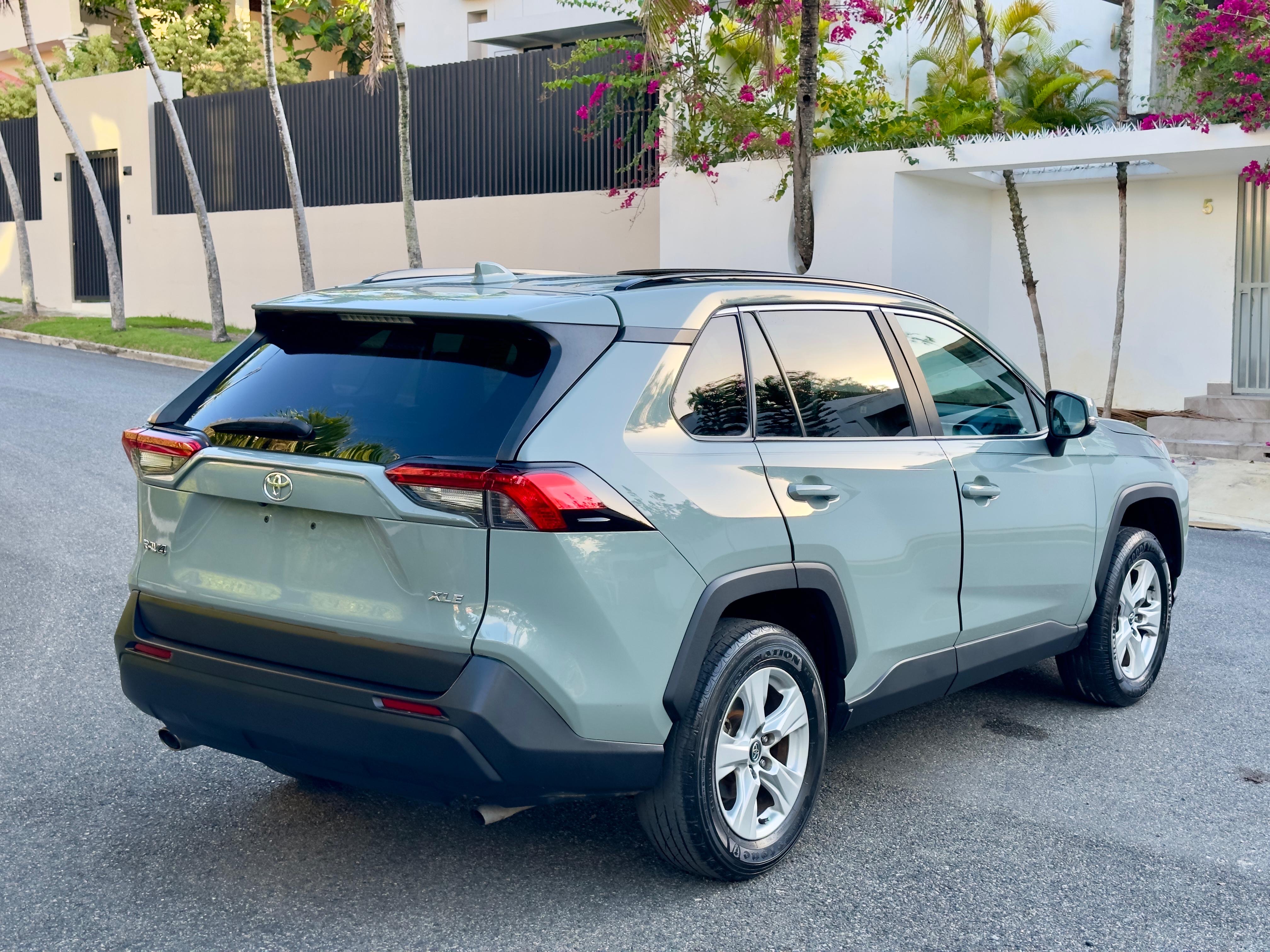 jeepetas y camionetas - Toyota RAV4 XLE 2020 2