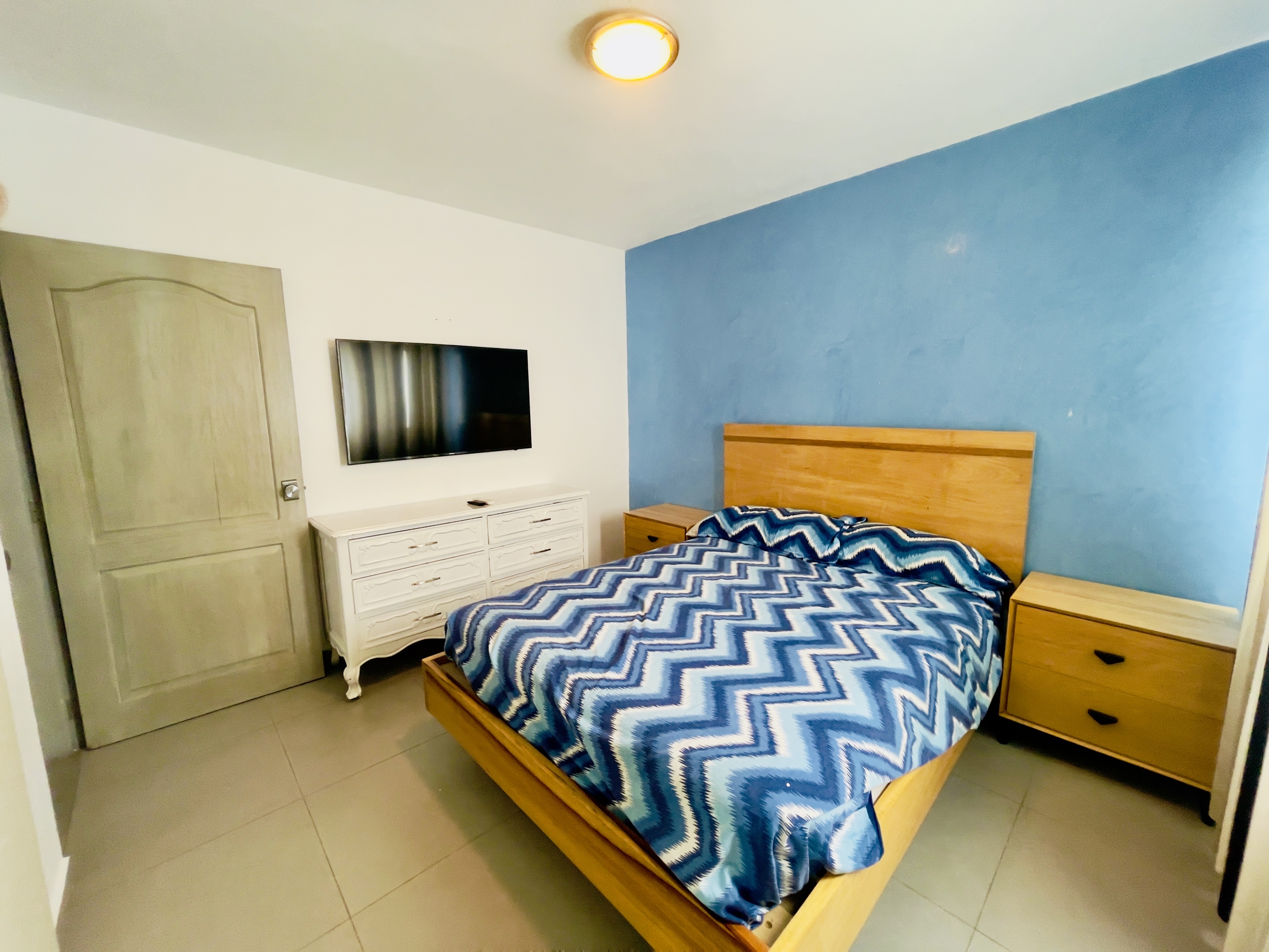 habitaciones y viviendas compartidas - HABITACIÓN AMUEBLADA EN BELLA VISTA 0