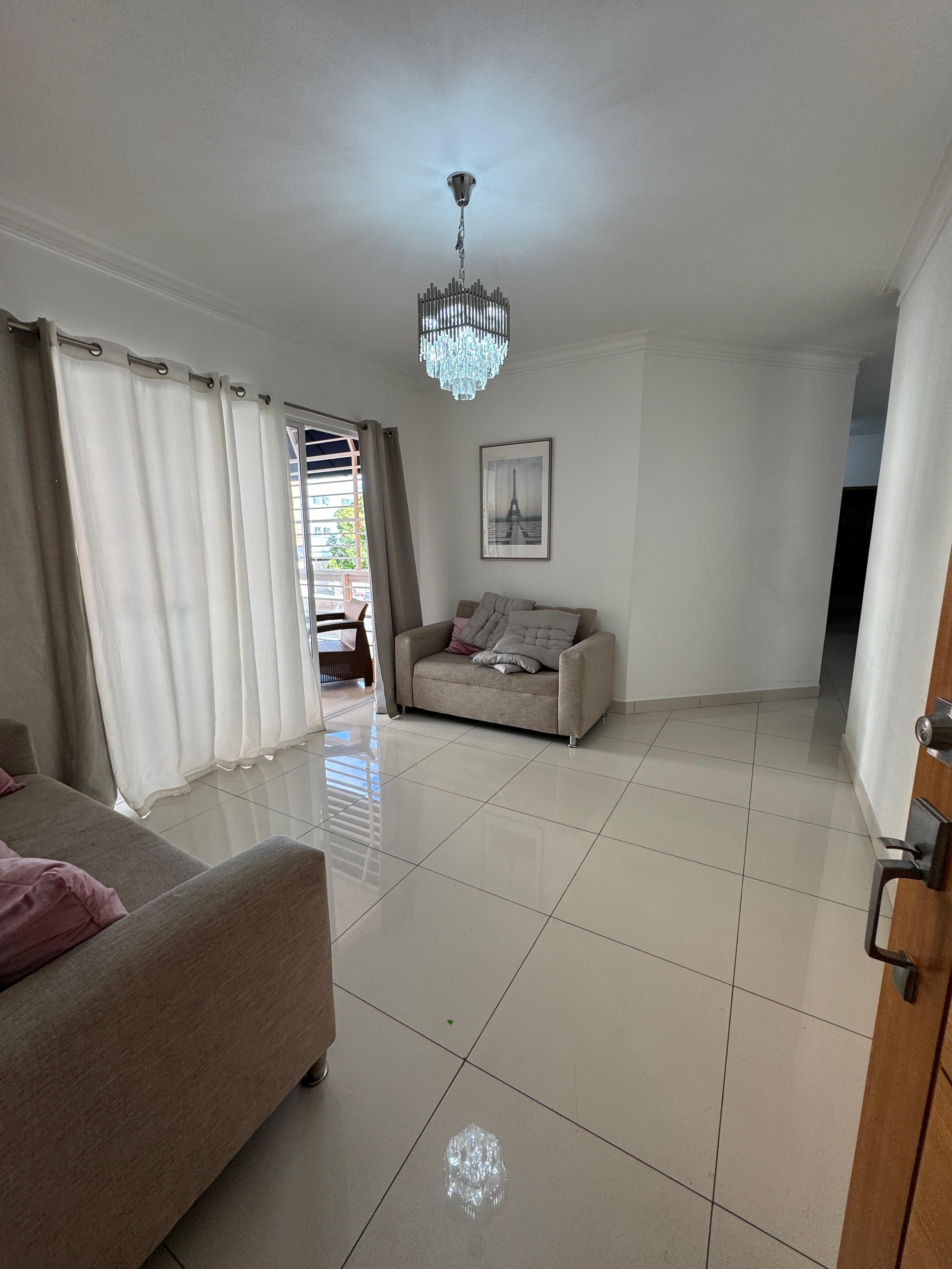 apartamentos - Vendo Apartamento 2do nivel en Villa Aura 5
