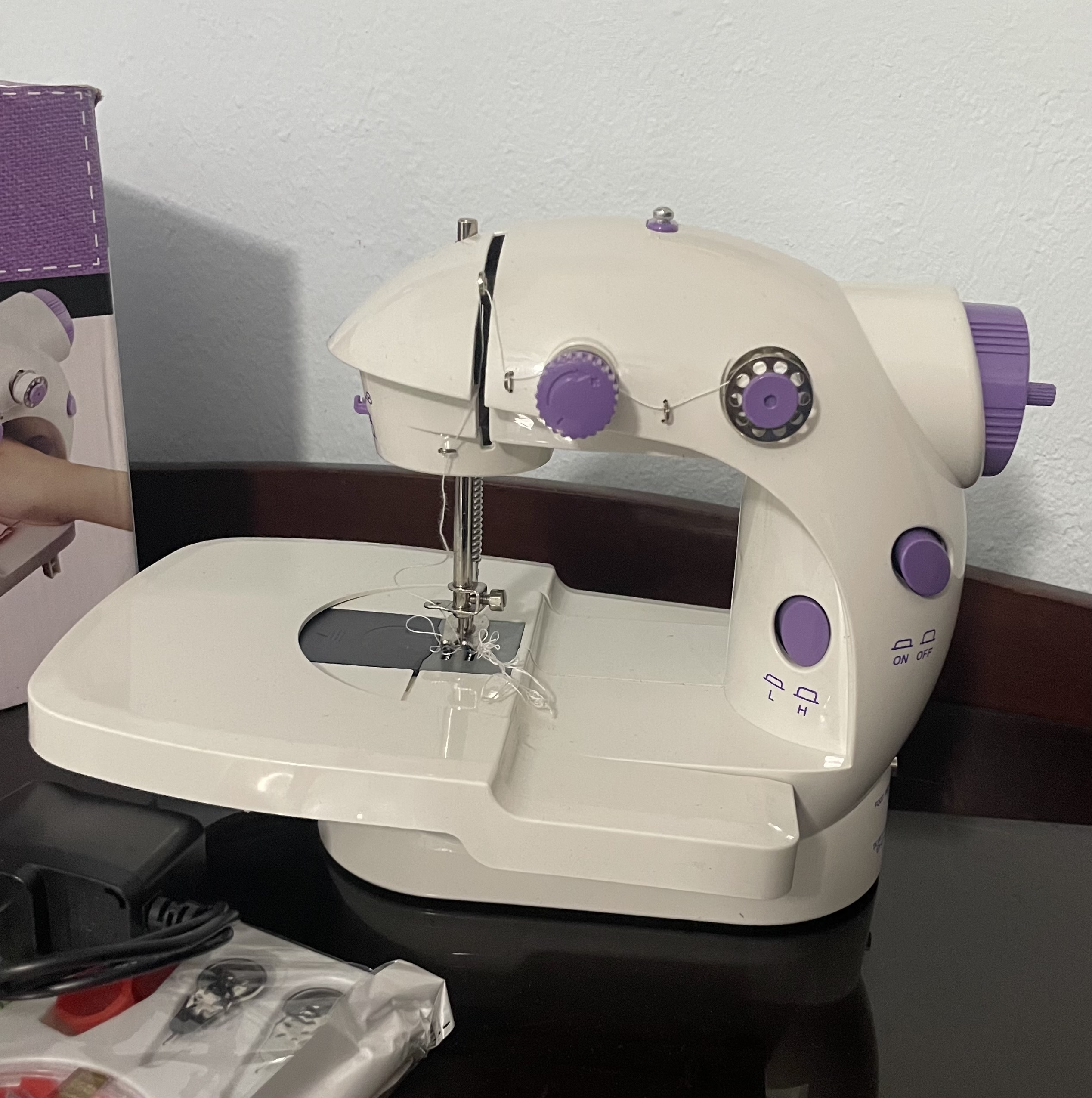 electrodomesticos - Máquina de coser mini 0