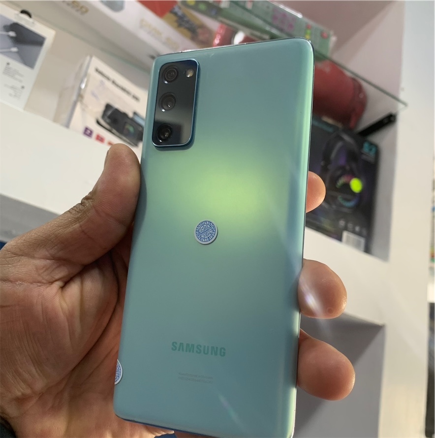celulares y tabletas - Samsung s20FE 5G 128GB 2