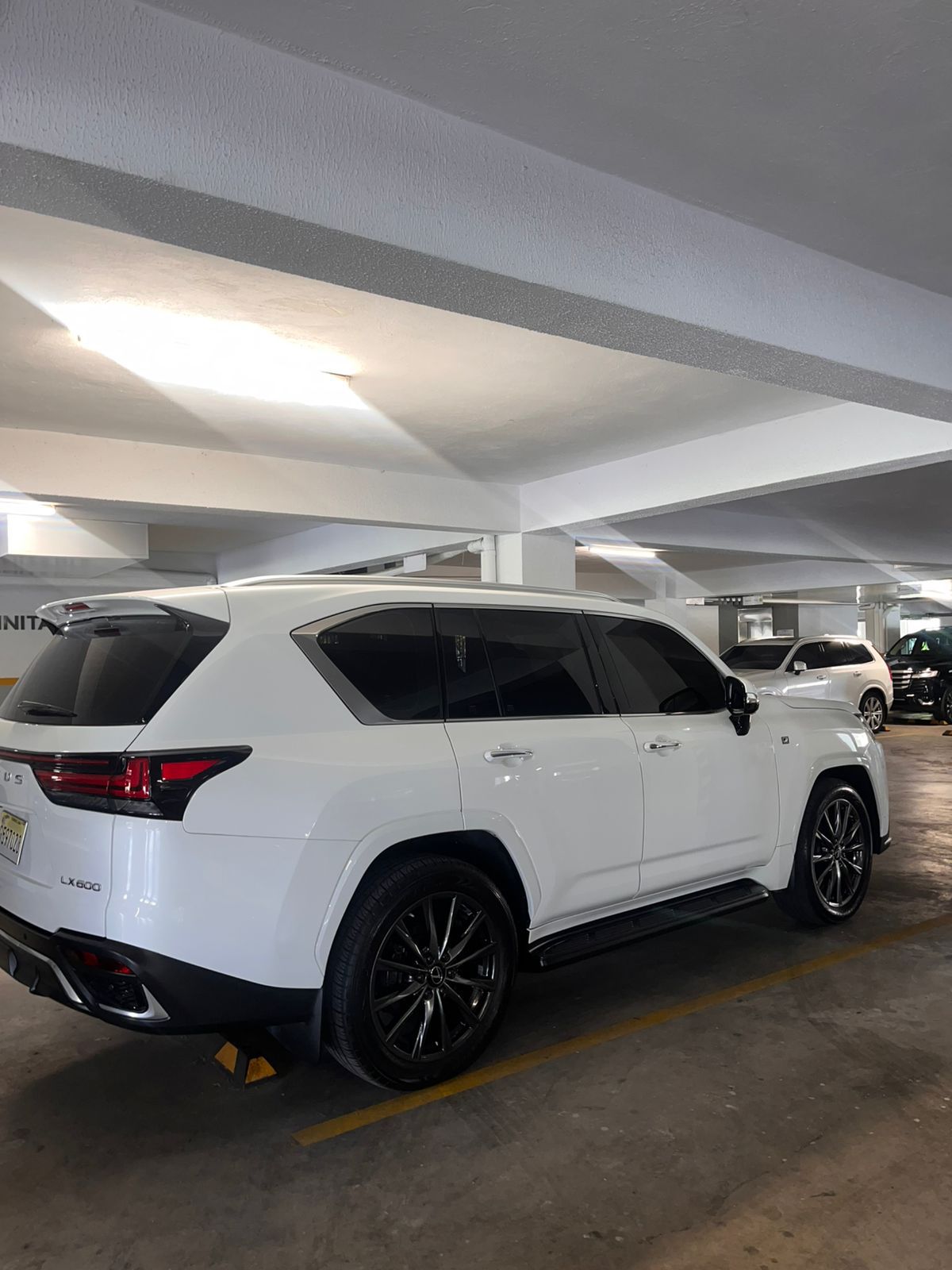 jeepetas y camionetas - SE VENDE Lexus LX 600 F Sport 2023 COMO NUEVO 7