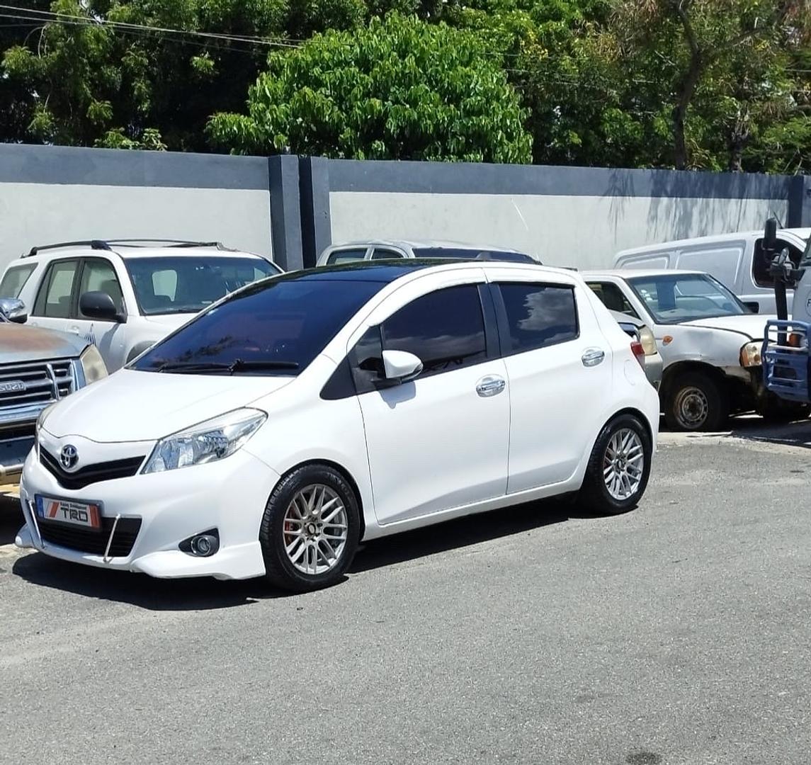 carros - Toyota Vitz 2012 4