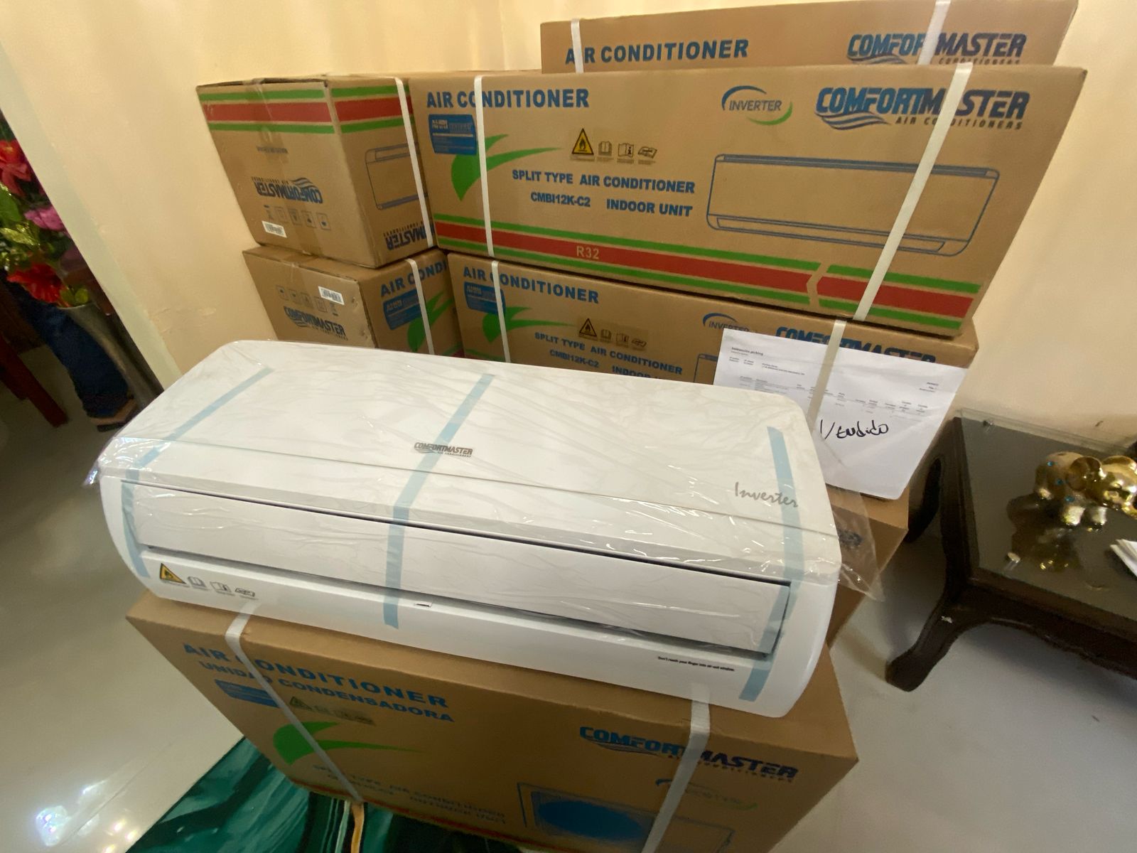 aires acondicionados y abanicos - Aire acondicionado Confort Master 12mil Btu inver. 4