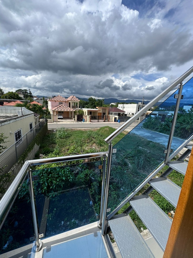 casas - HERMOSA Y AMPLIA CASA EN VENTA - AV. 27 FEB, SANTIAGO DE LOS CABALLEROS. 2