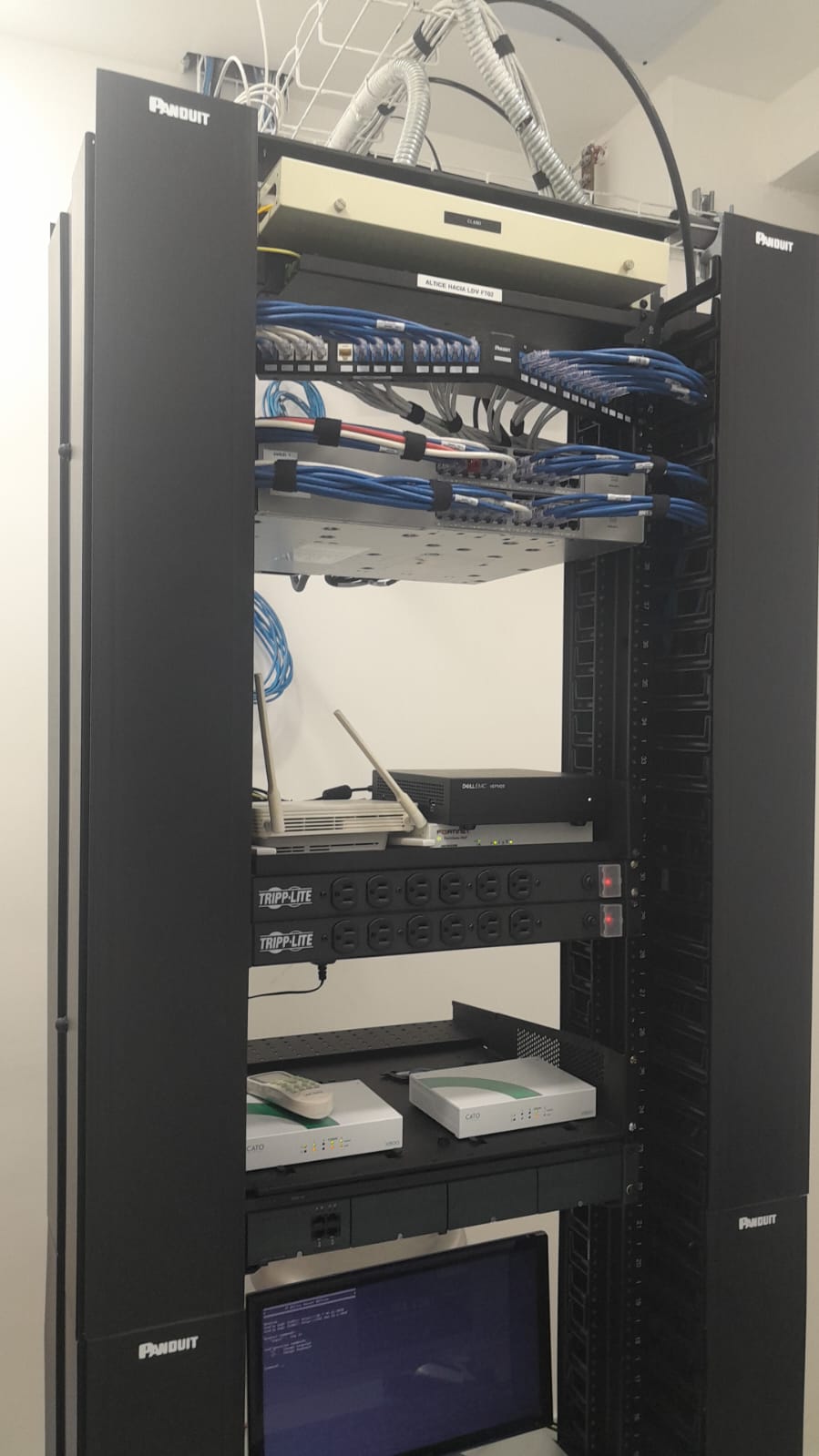 equipos profesionales - Vendo de Oportunidad Un Rack para Redes 1