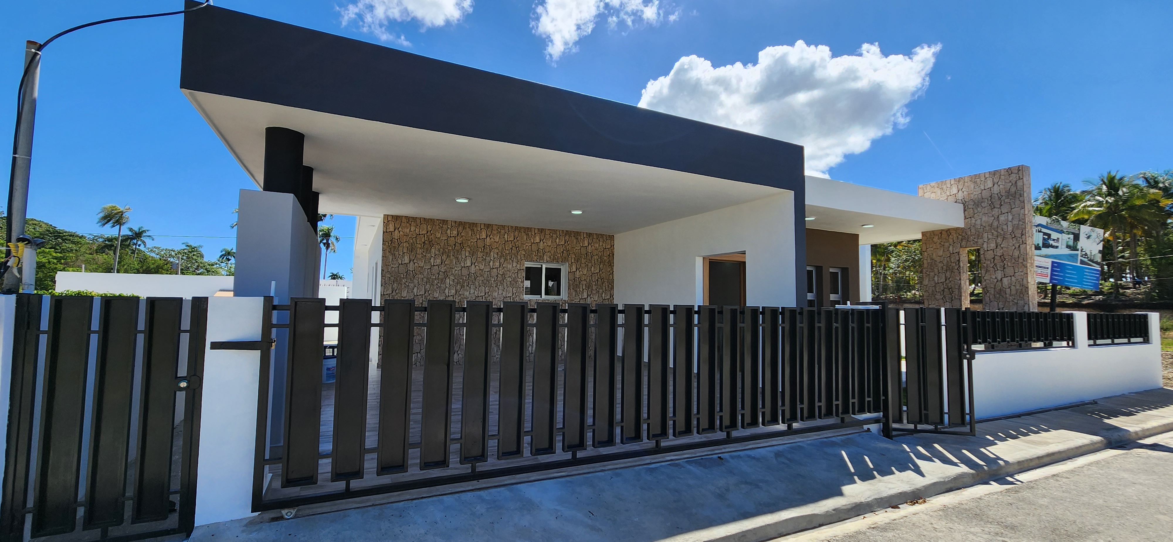 casas - Hermosa y Amplia casa en Puerto Plata 1