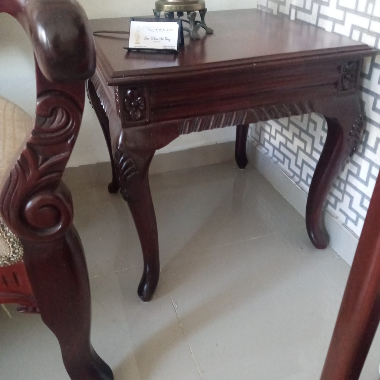 muebles y colchones - Sala Completa de Madera Caoba – Clásica y Sofisticada 2