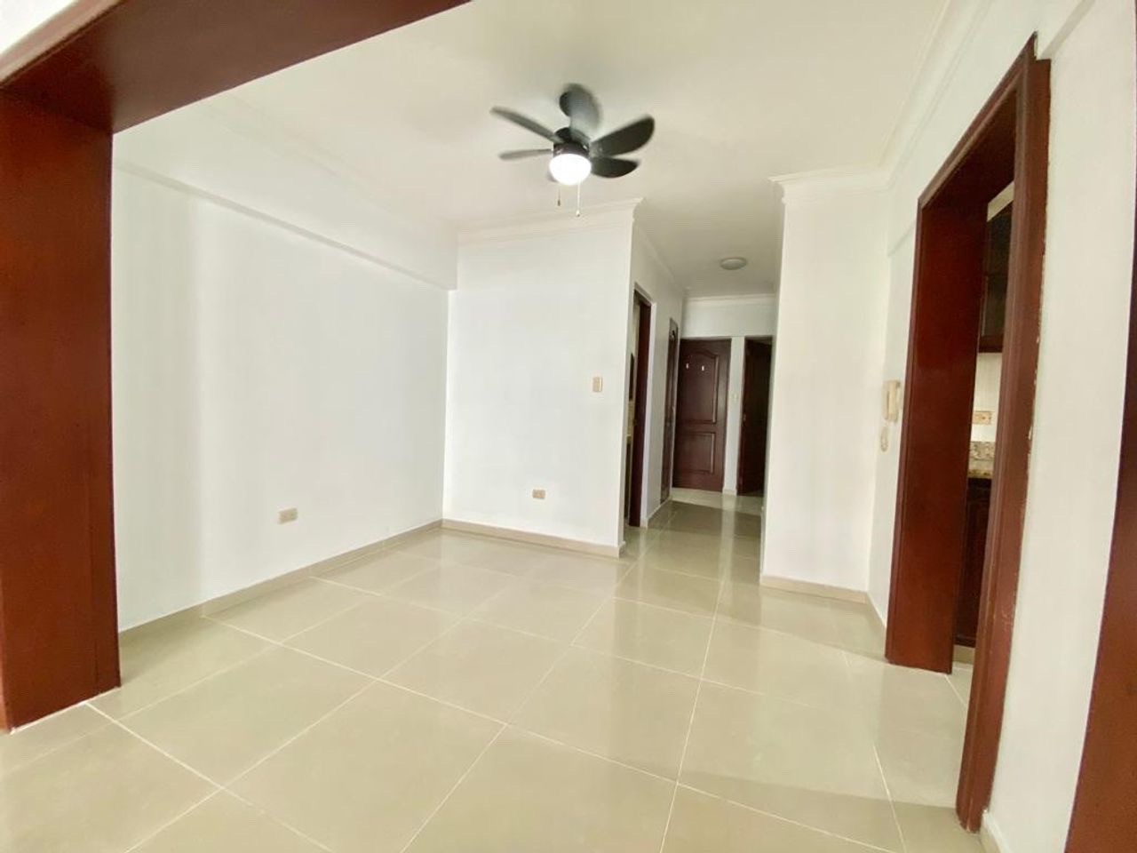 apartamentos - hermoso apartamento en zona céntrica el millón  1