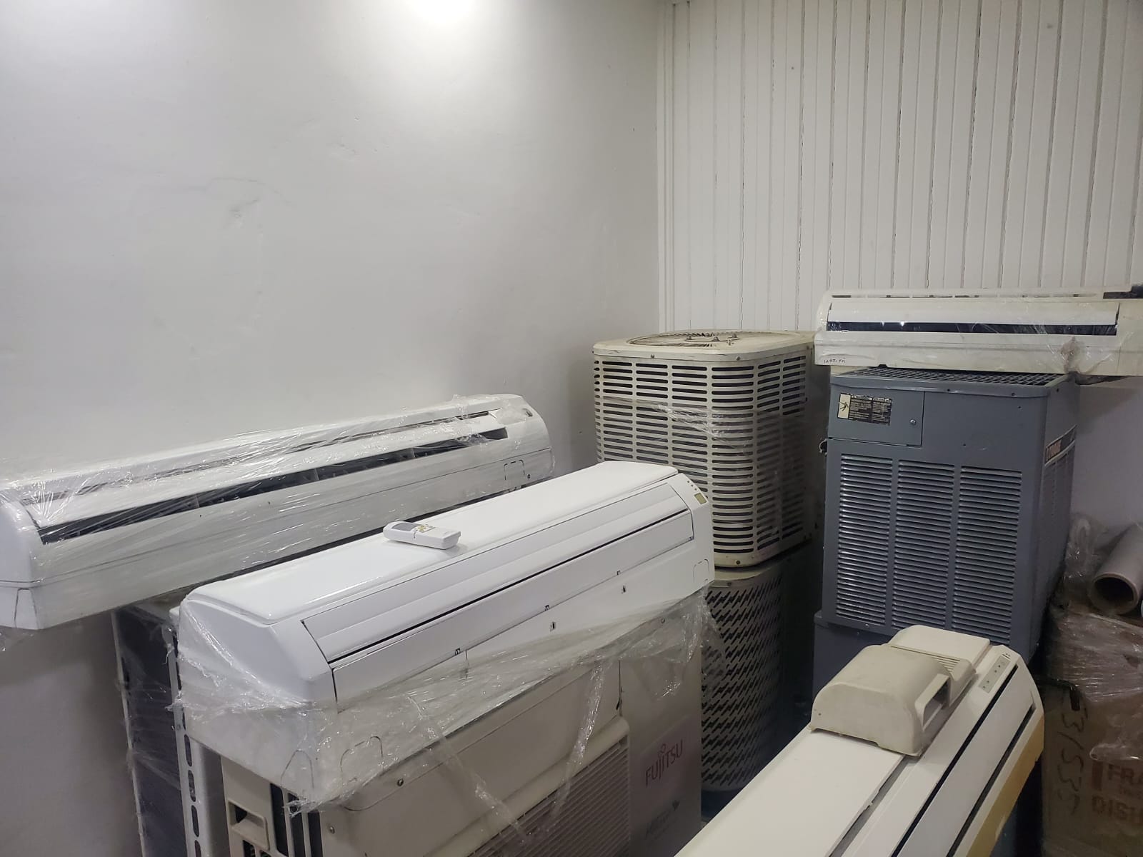 aires acondicionados y abanicos - Aire Acondicionado 24000 BTU Split convencional 5