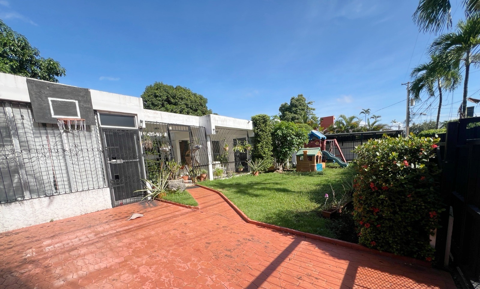casas - Propiedad céntrica en alquiler 4