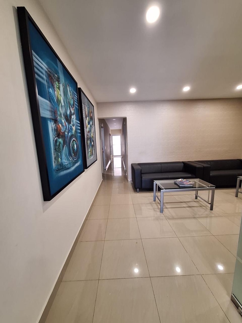 oficinas y locales comerciales - Local en alquiler céntrico, Piantini.
Acceso fácil a avenida Winston 1