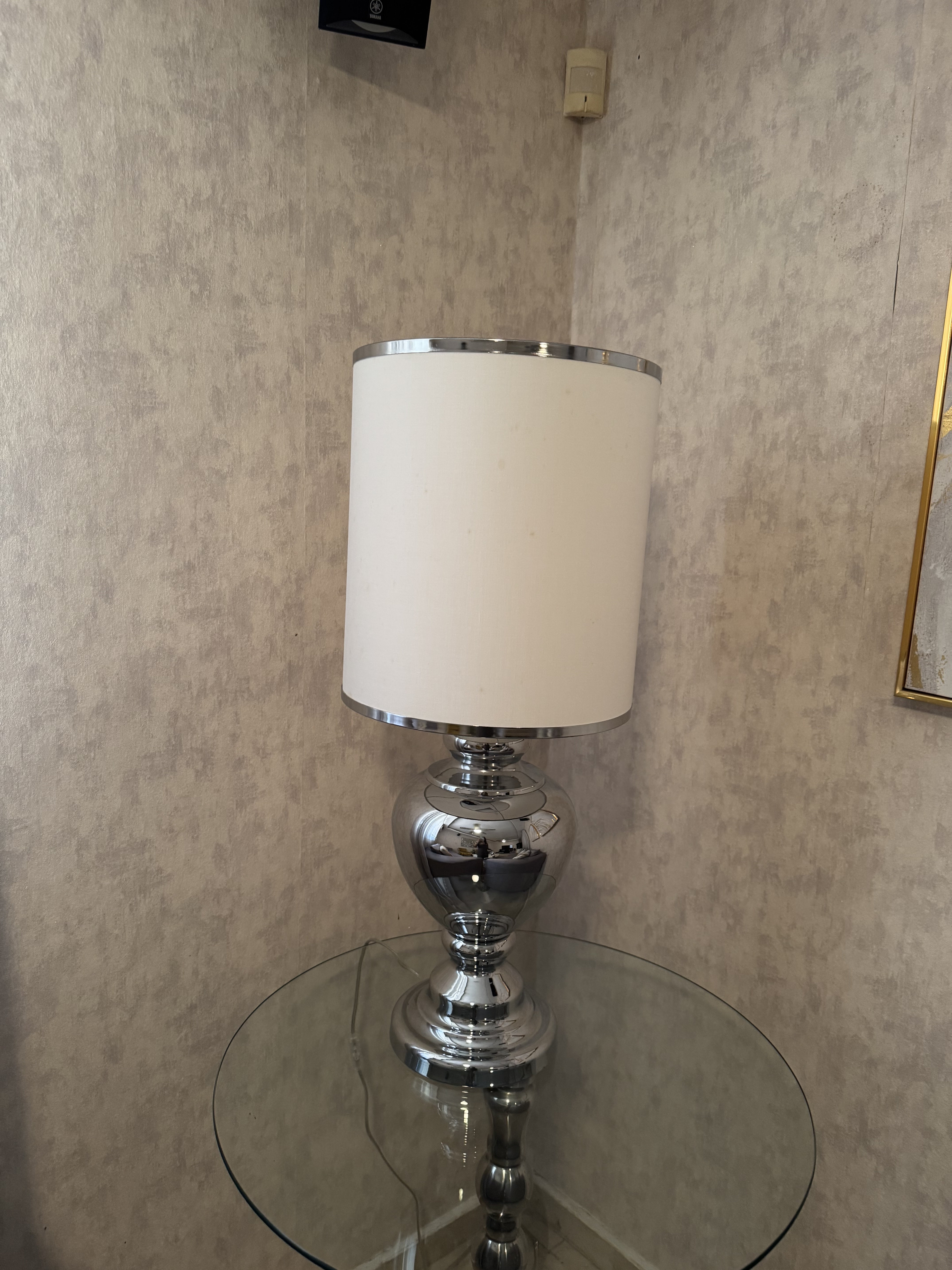 decoración y accesorios - Mesa y lámparas en excelentes condiciones 2