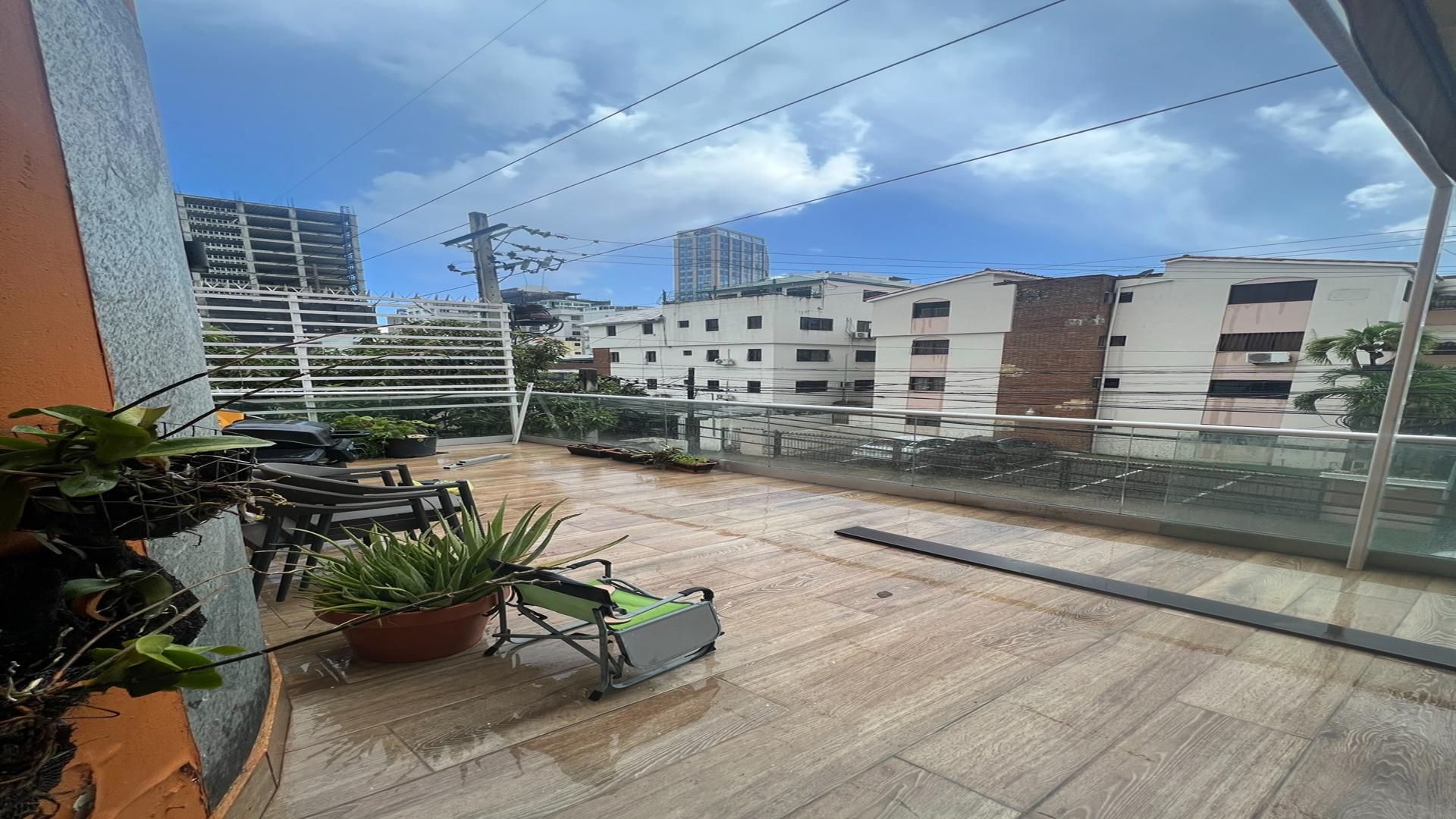 apartamentos - VENDO APARTAMENTO 2DA CON TERRAZA EN PIANTINI 5