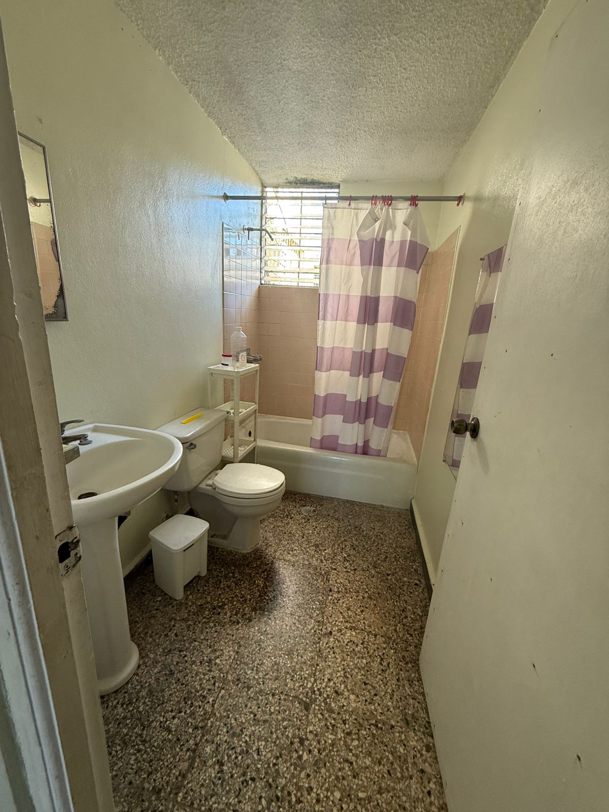 casas - Vendo casa en Av. Independencia  2