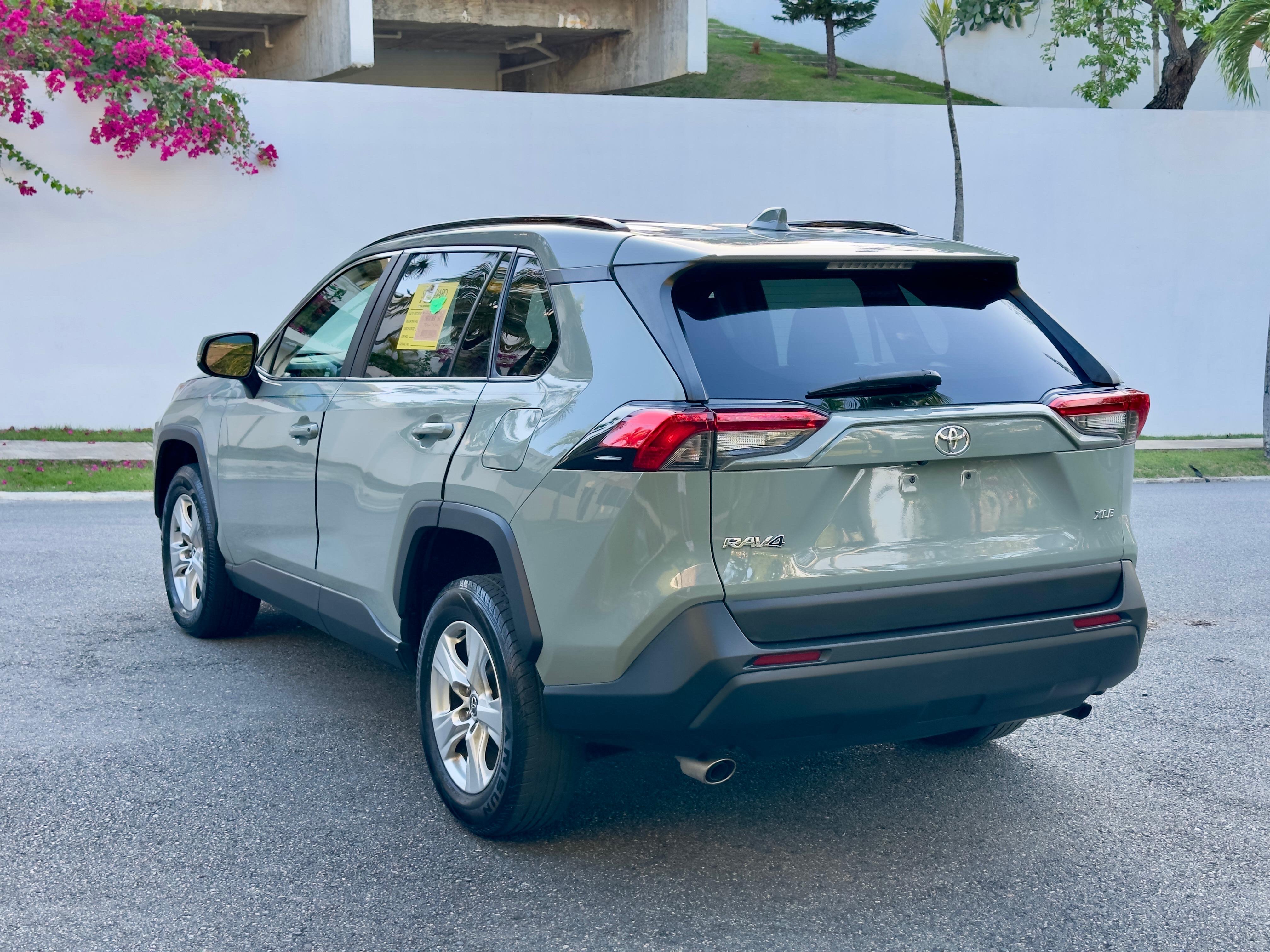jeepetas y camionetas - Toyota RAV4 XLE 2020 3