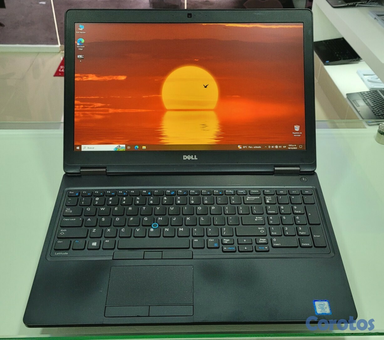 computadoras y laptops - Dell 5580 17 Pulg Core i7 7ma Gen Ram 16gb ddr4 Video intel Y Nvidea 10gb 1